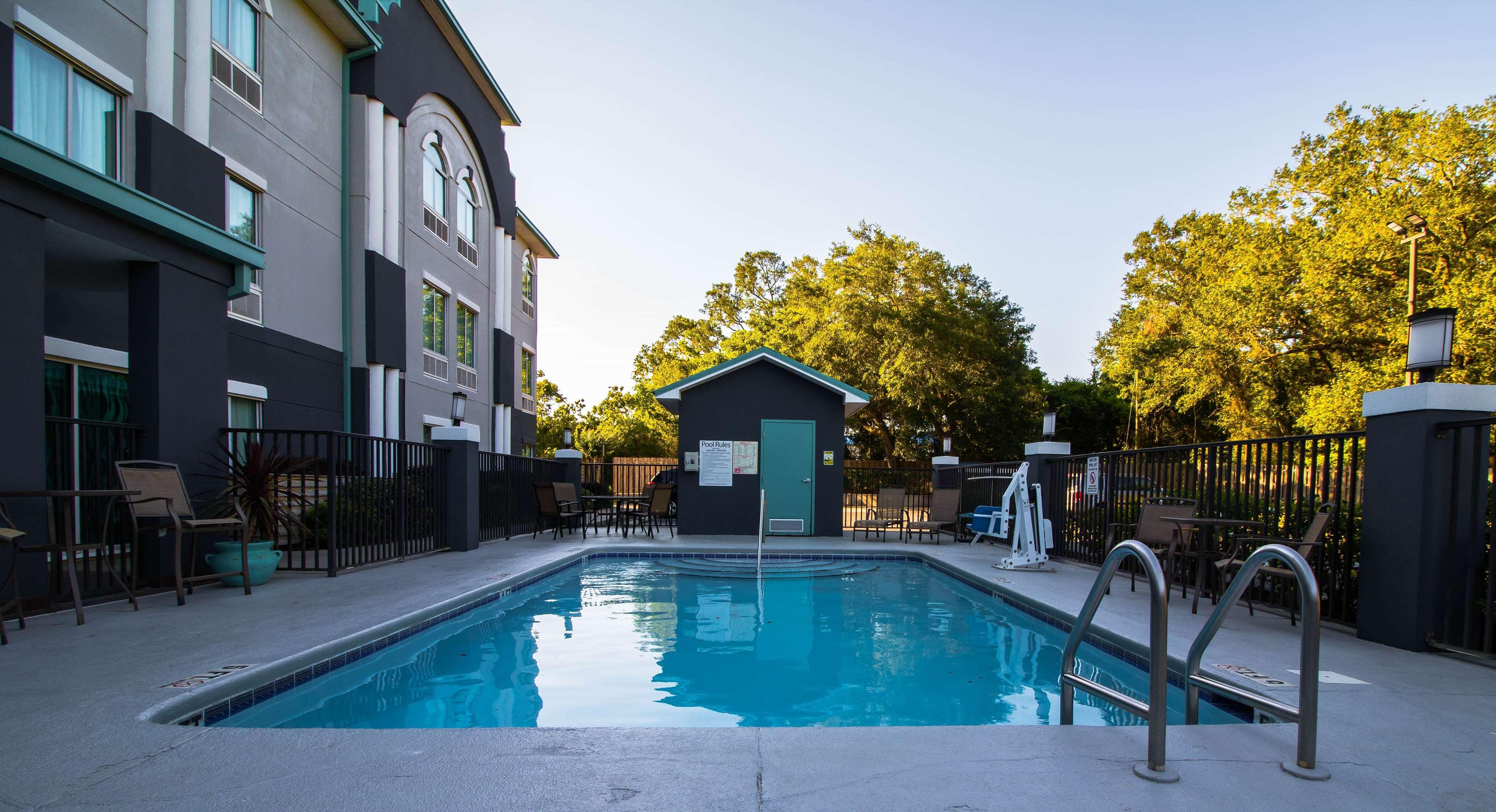 Vista Piscina Best Western Plus Blue Angel Inn