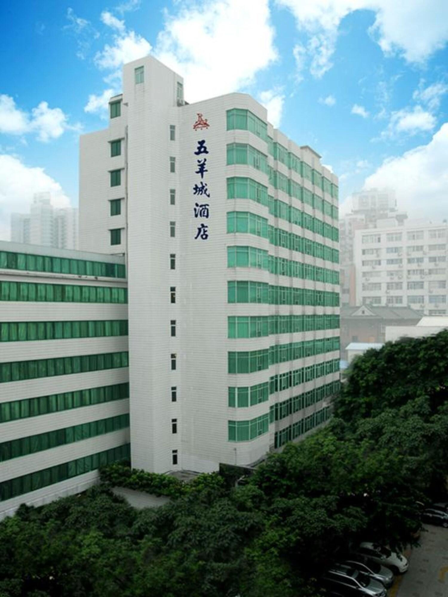 Varios Five Rams City Hotel
