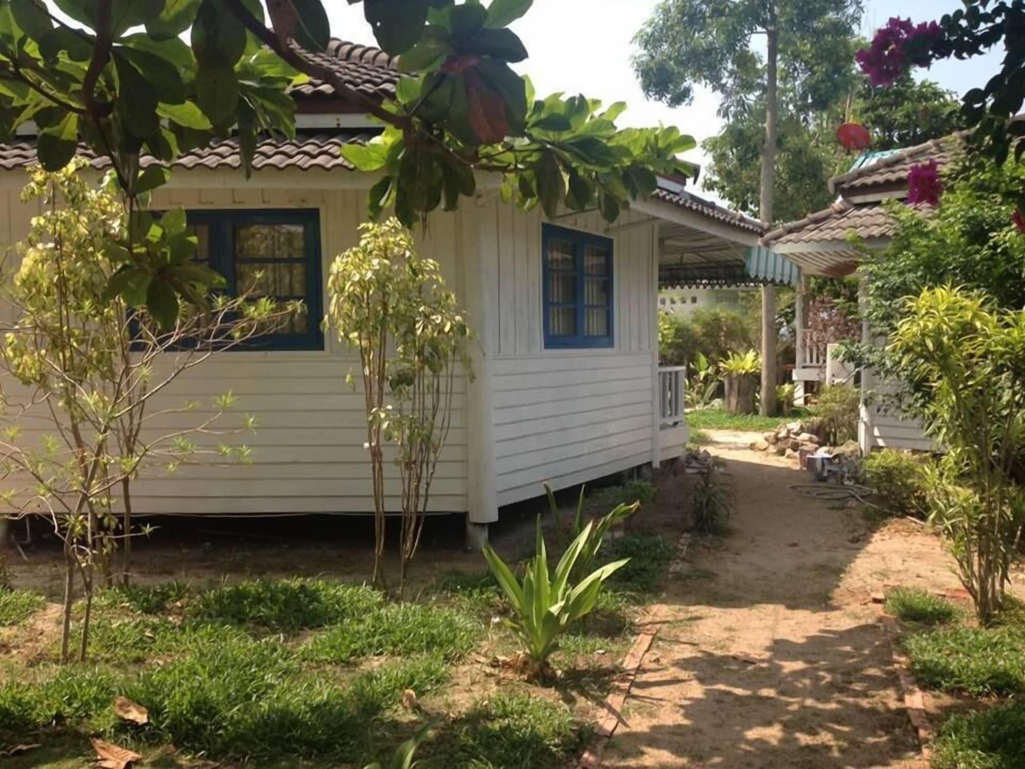 Vista Exterior Dancing Elephant Beach Club - Hostel