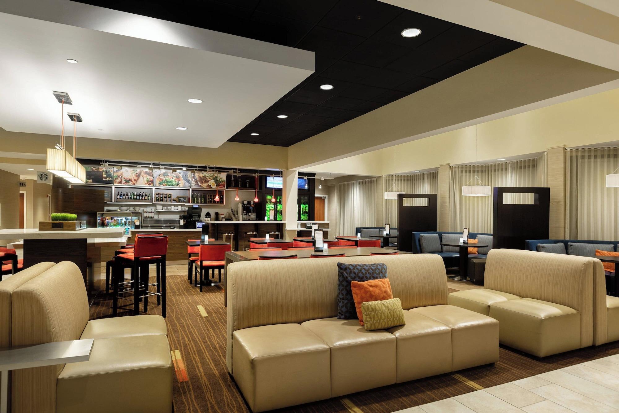 Vista Lobby Courtyard by Marriott Dallas-Fort Worth/Bedford