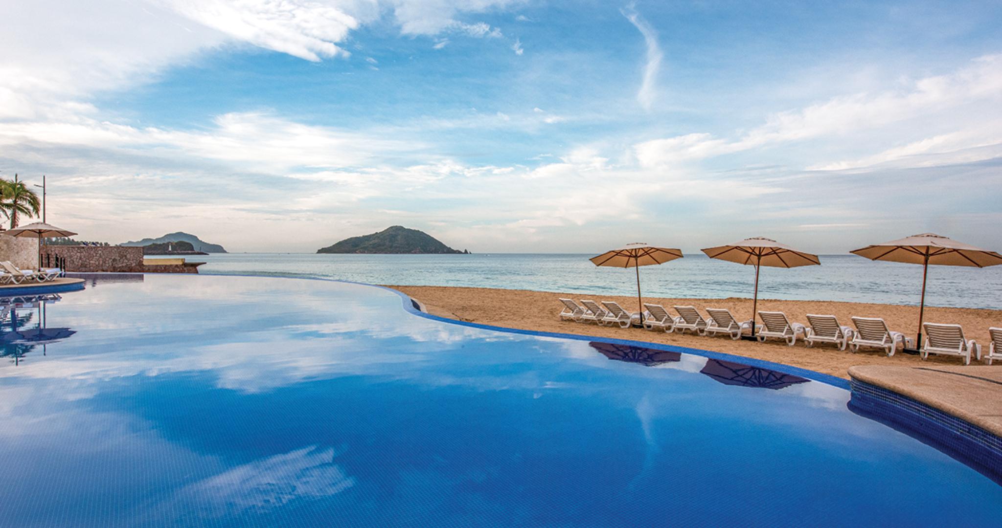 Vista Piscina Park Royal Beach Mazatlán