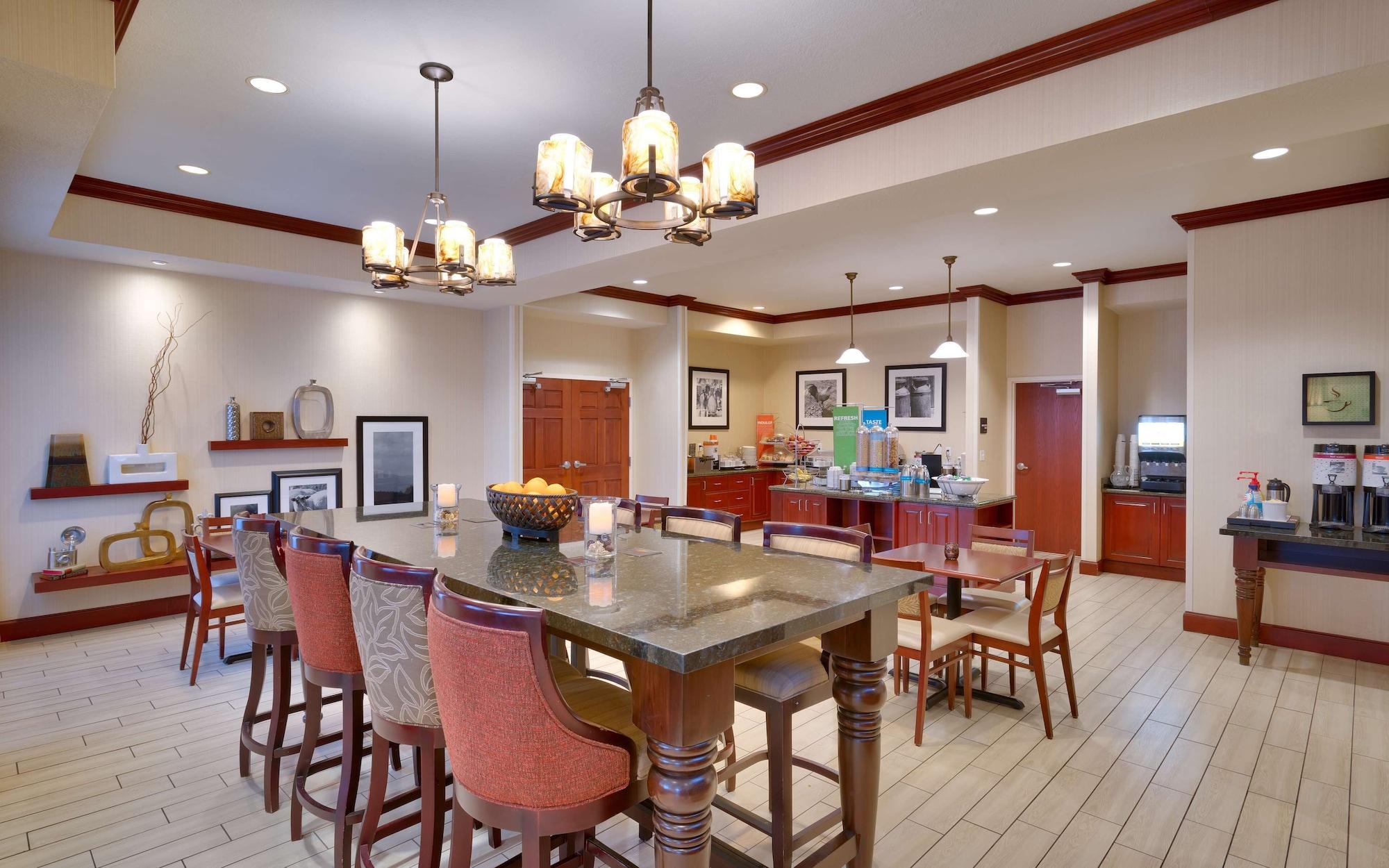 Vista Lobby Hampton Inn Tremonton
