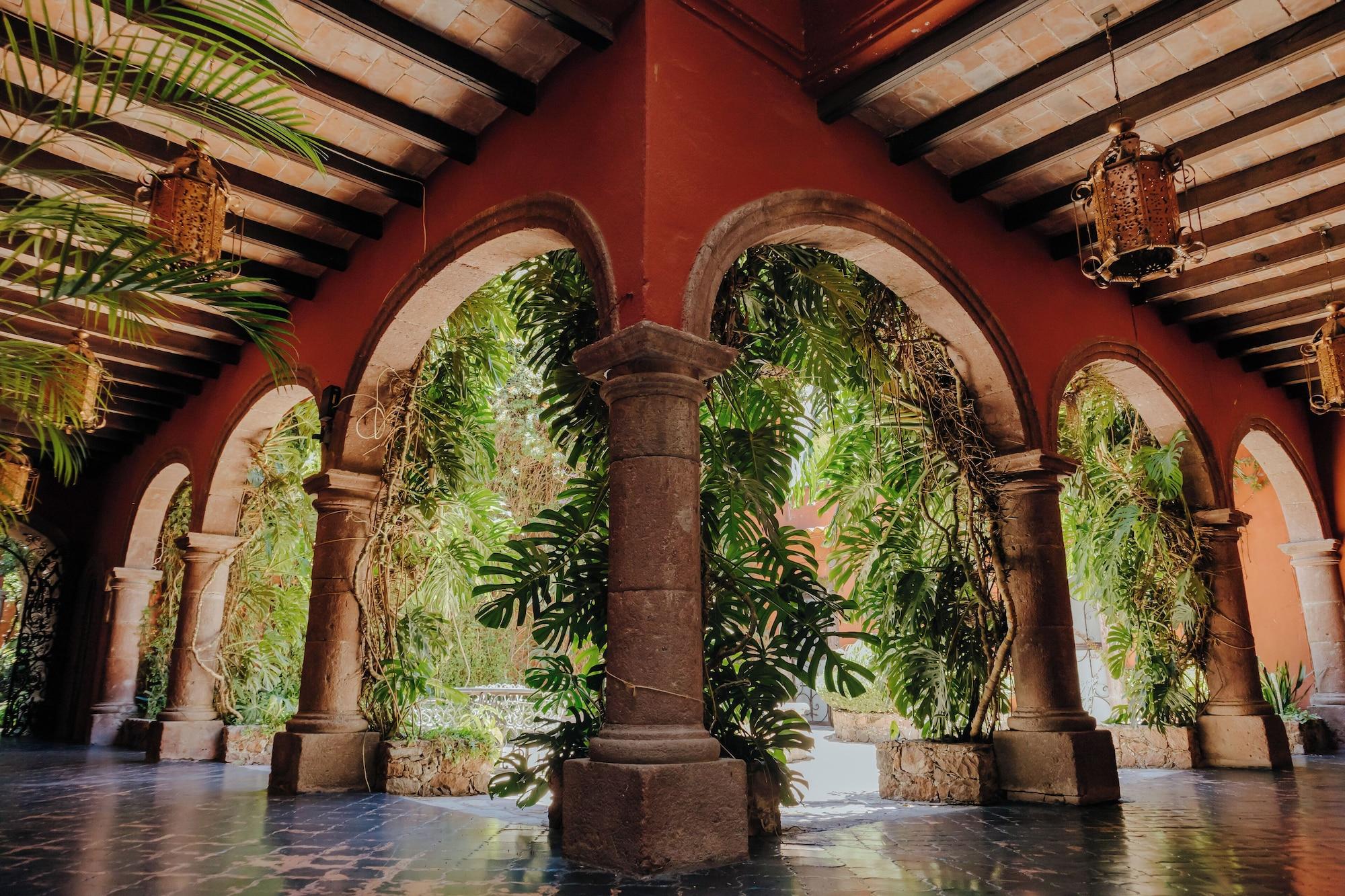 Varios Casaluna Hotel Boutique