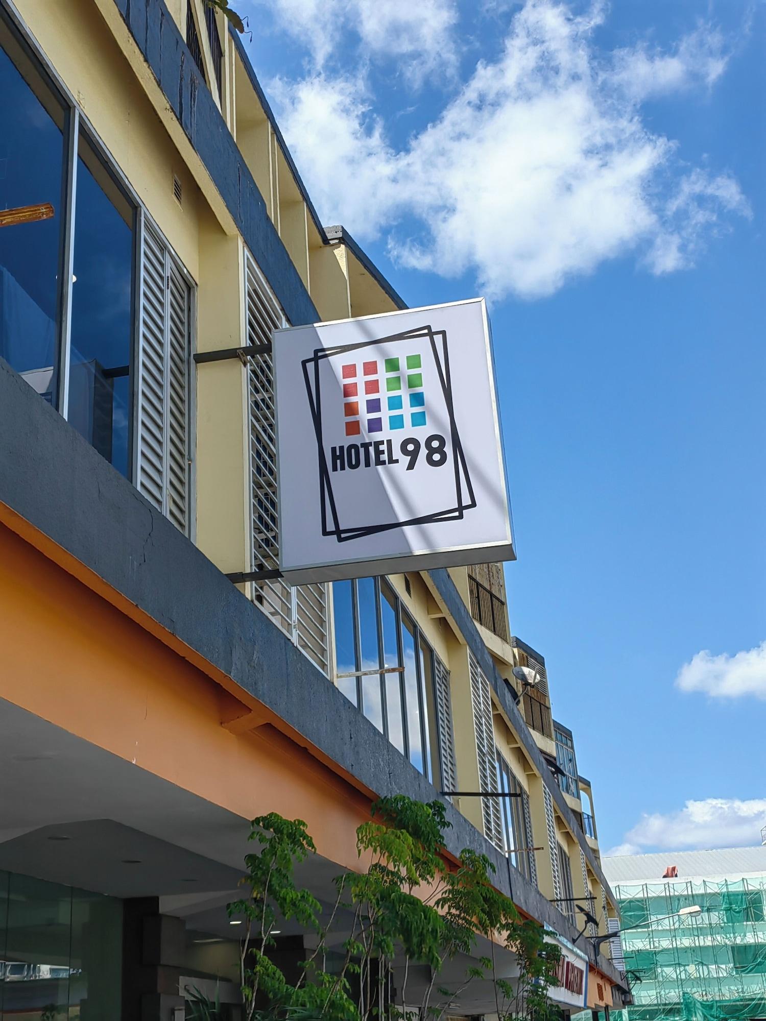 Vista Exterior Hotel 98
