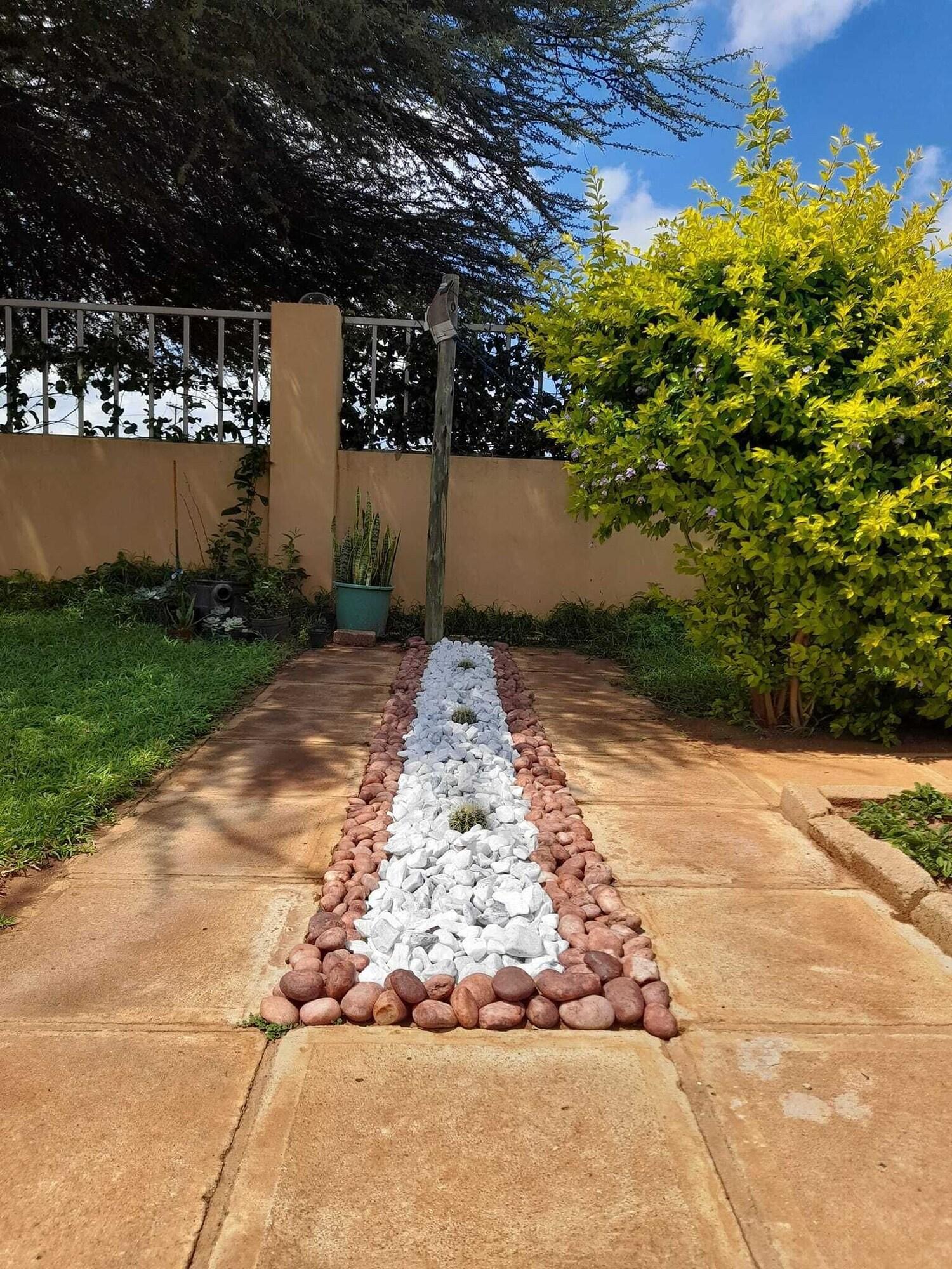 Equipamiento de Habitación Ikhutse Guest House