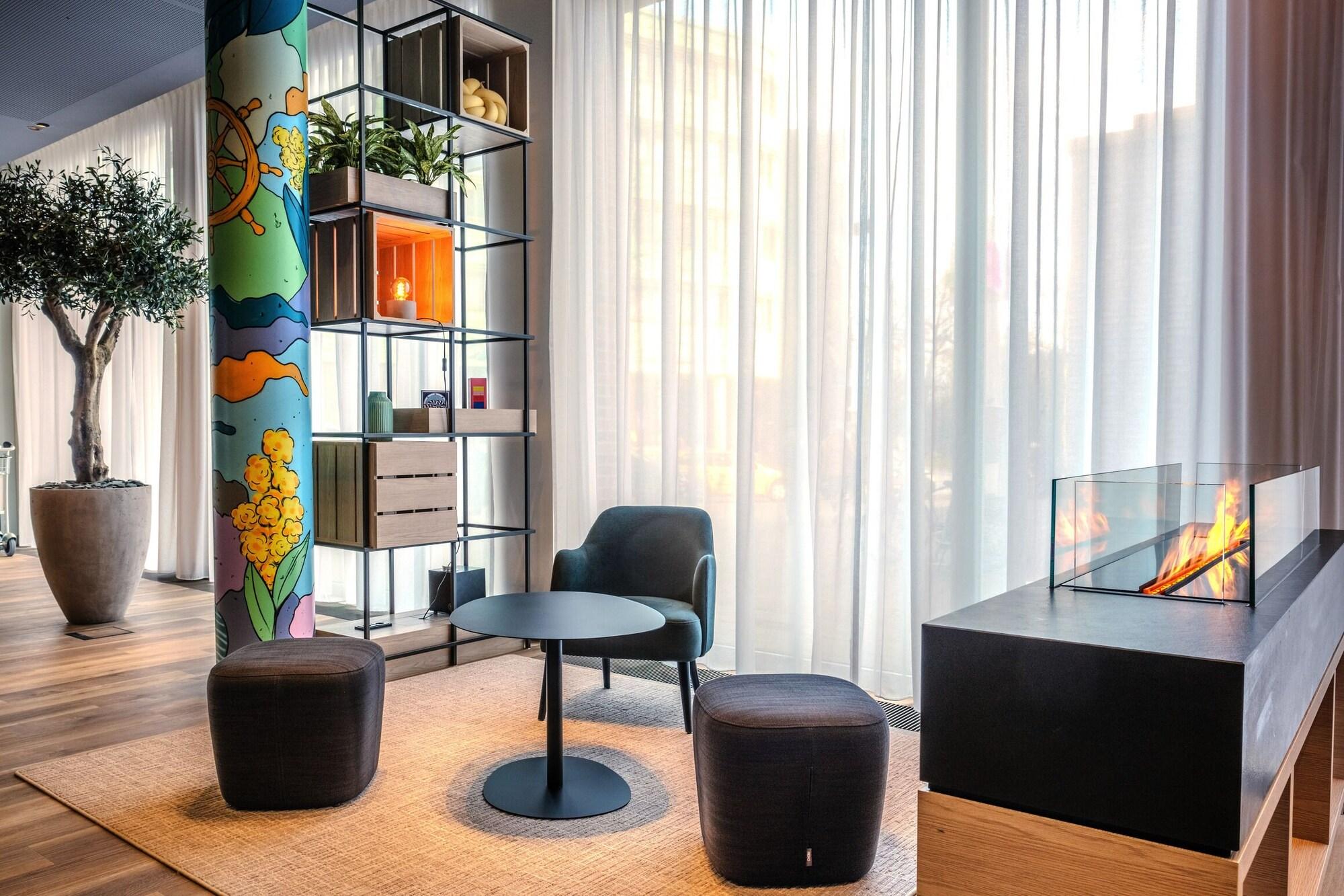 Vista Lobby IntercityHotel Lübeck