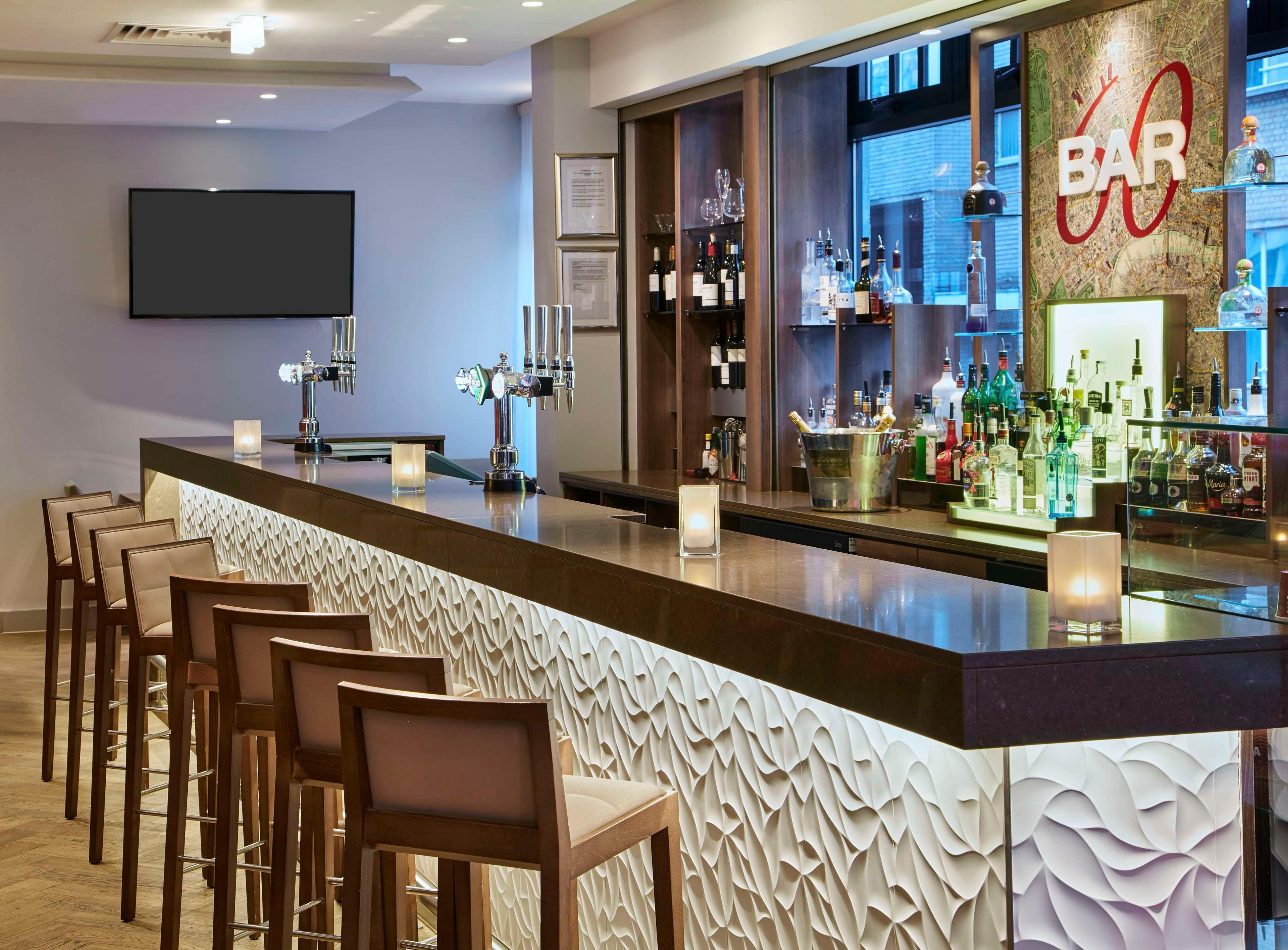 Bar/Salón DoubleTree by Hilton London Angel Kings Cross