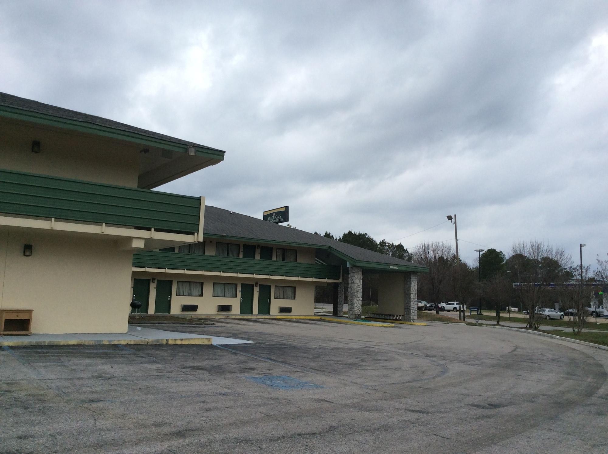 Vista Lobby Days Inn by Wyndham York Alabama