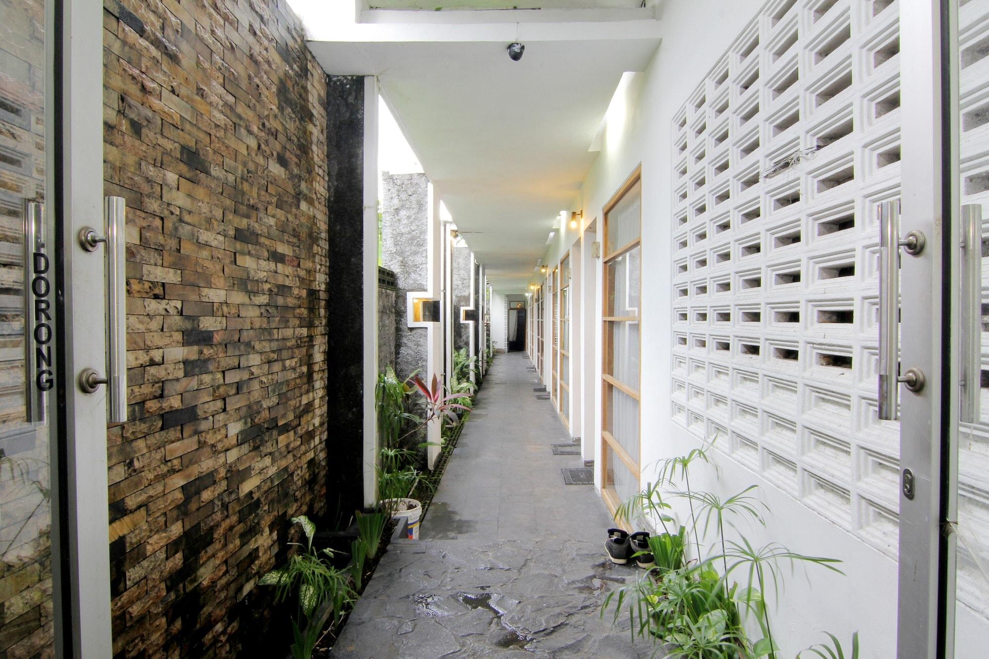 Varios The Nest Hotel