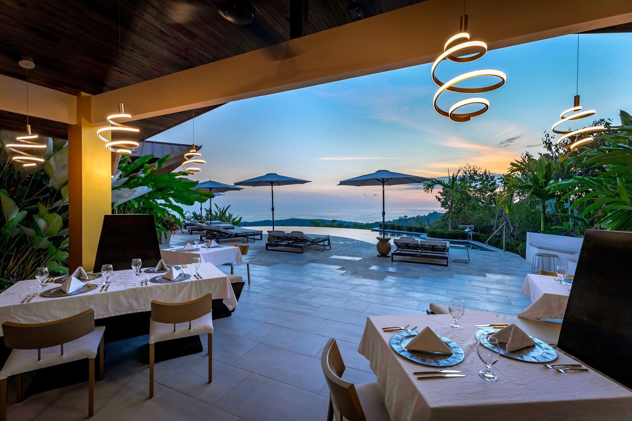 Restaurant Golden Pineapple Villas