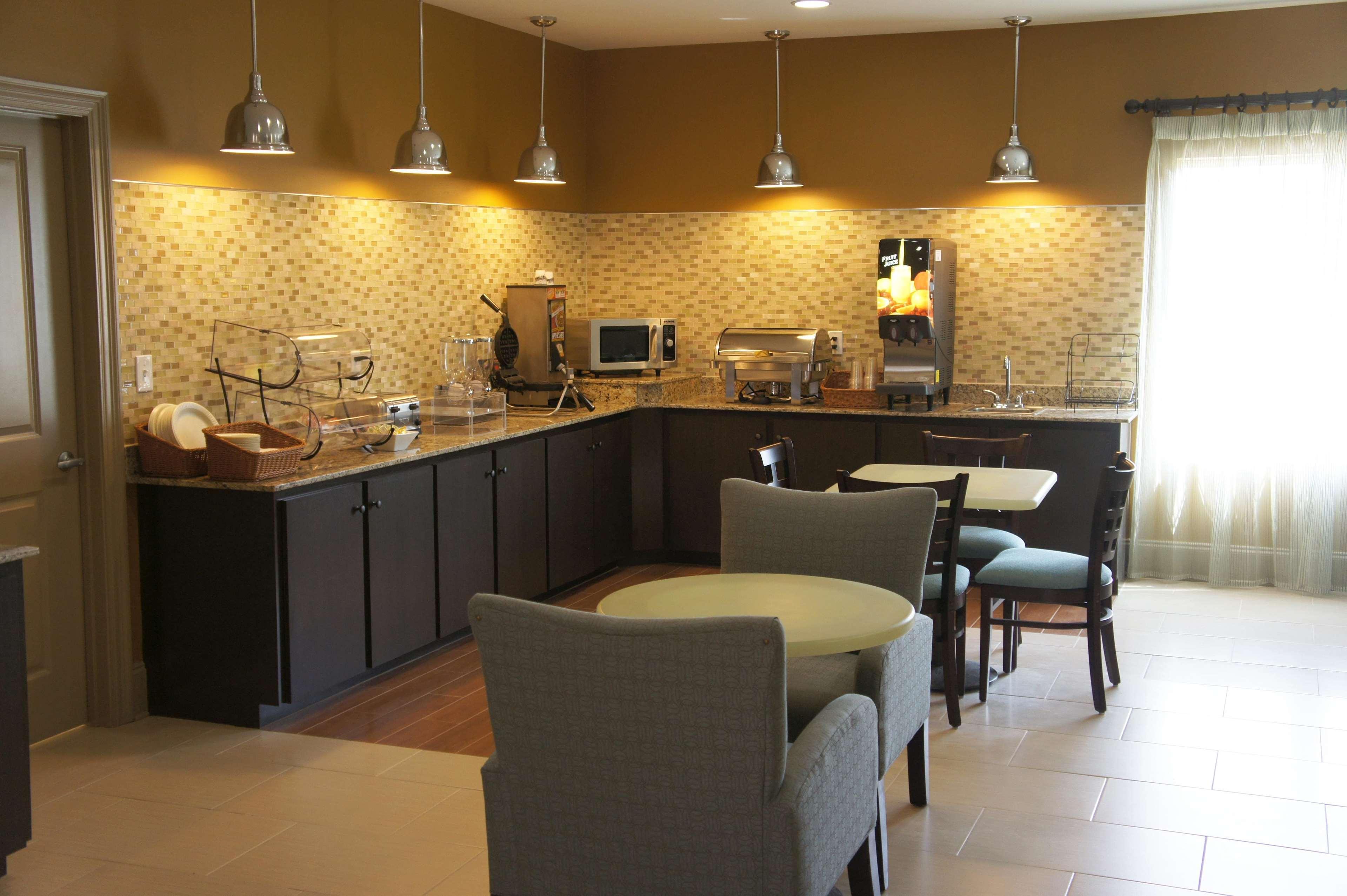 Restaurant La Quinta Inn & Suites by Wyndham Gonzales LA