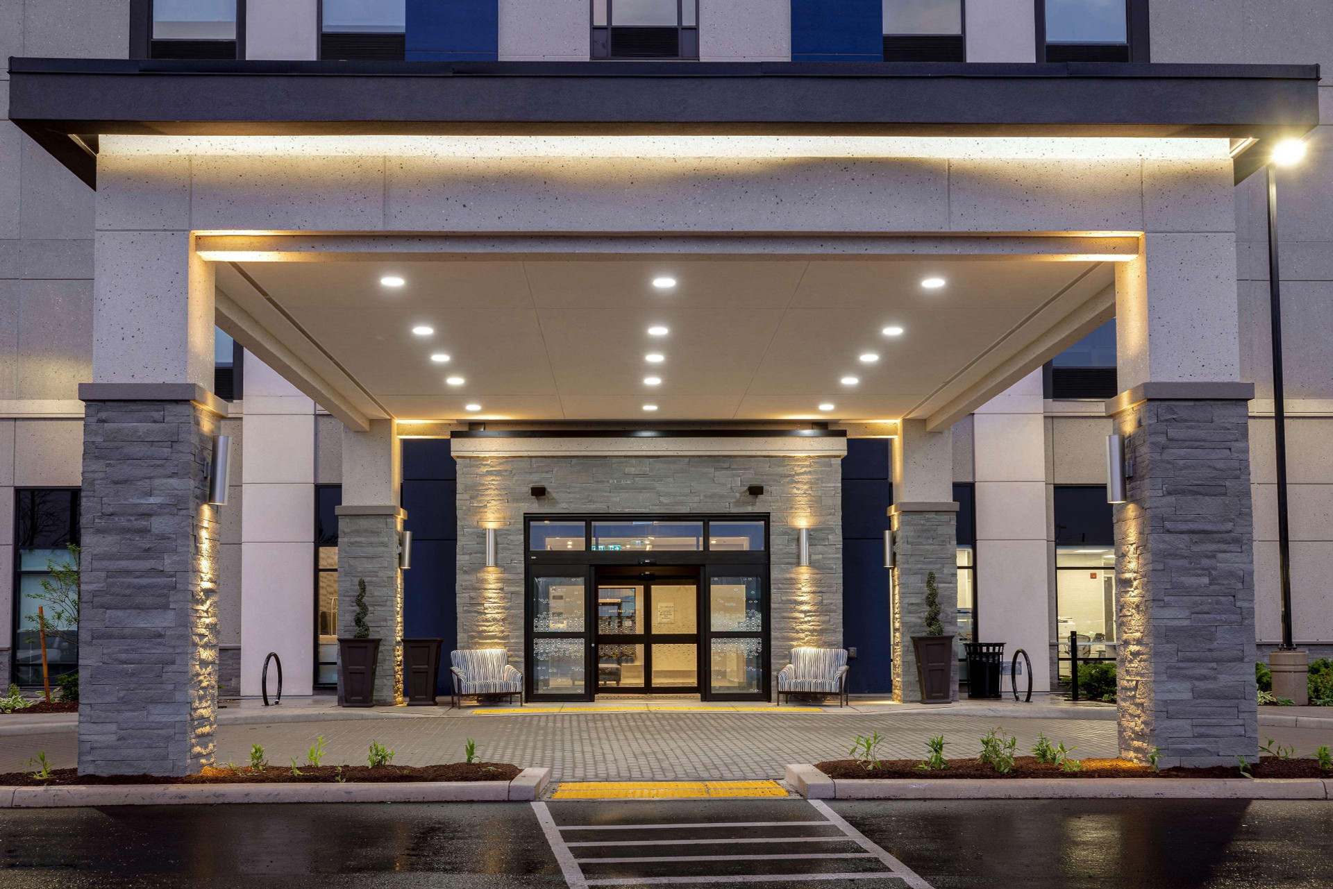 Vista Exterior Hampton Inn & Suites By Hilton Burlington Toronto