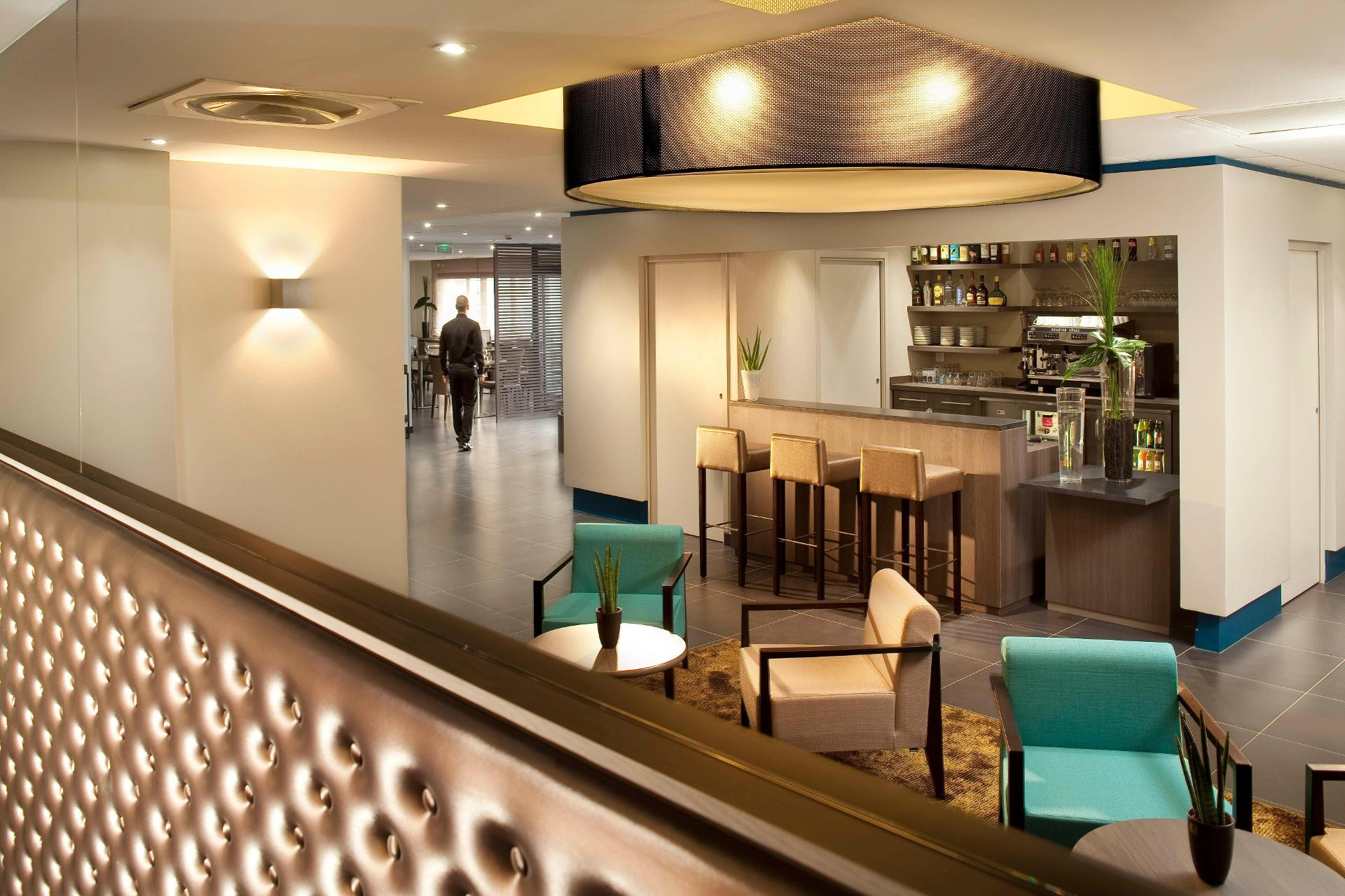 Bar/Salón Escale Oceania Quimper