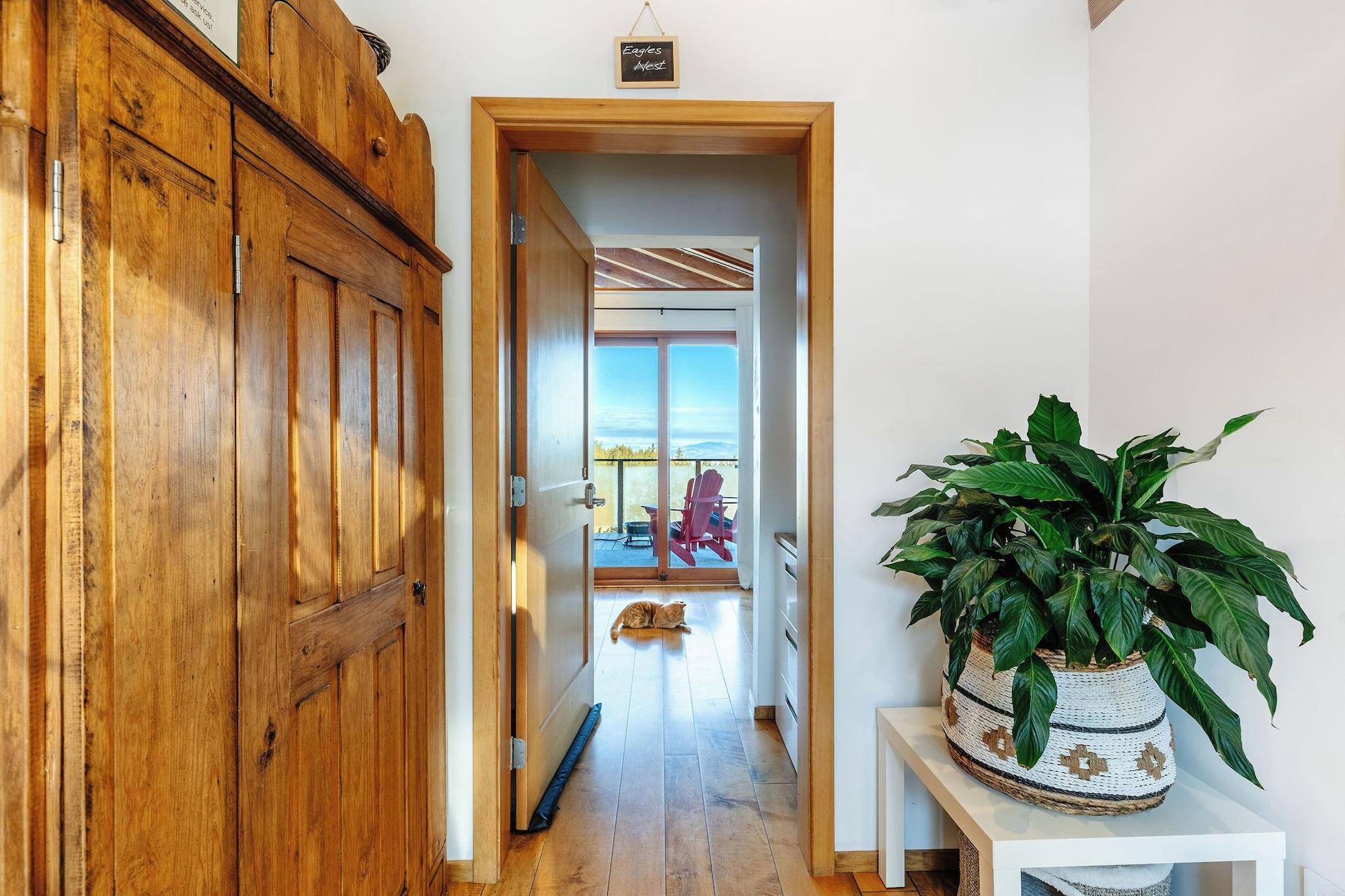 Vista Lobby Myra Canyon Lodge + Ranch