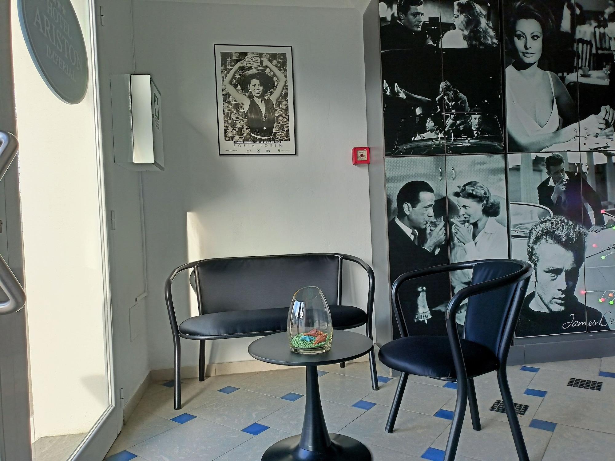 Vista Lobby Hotel Ariston