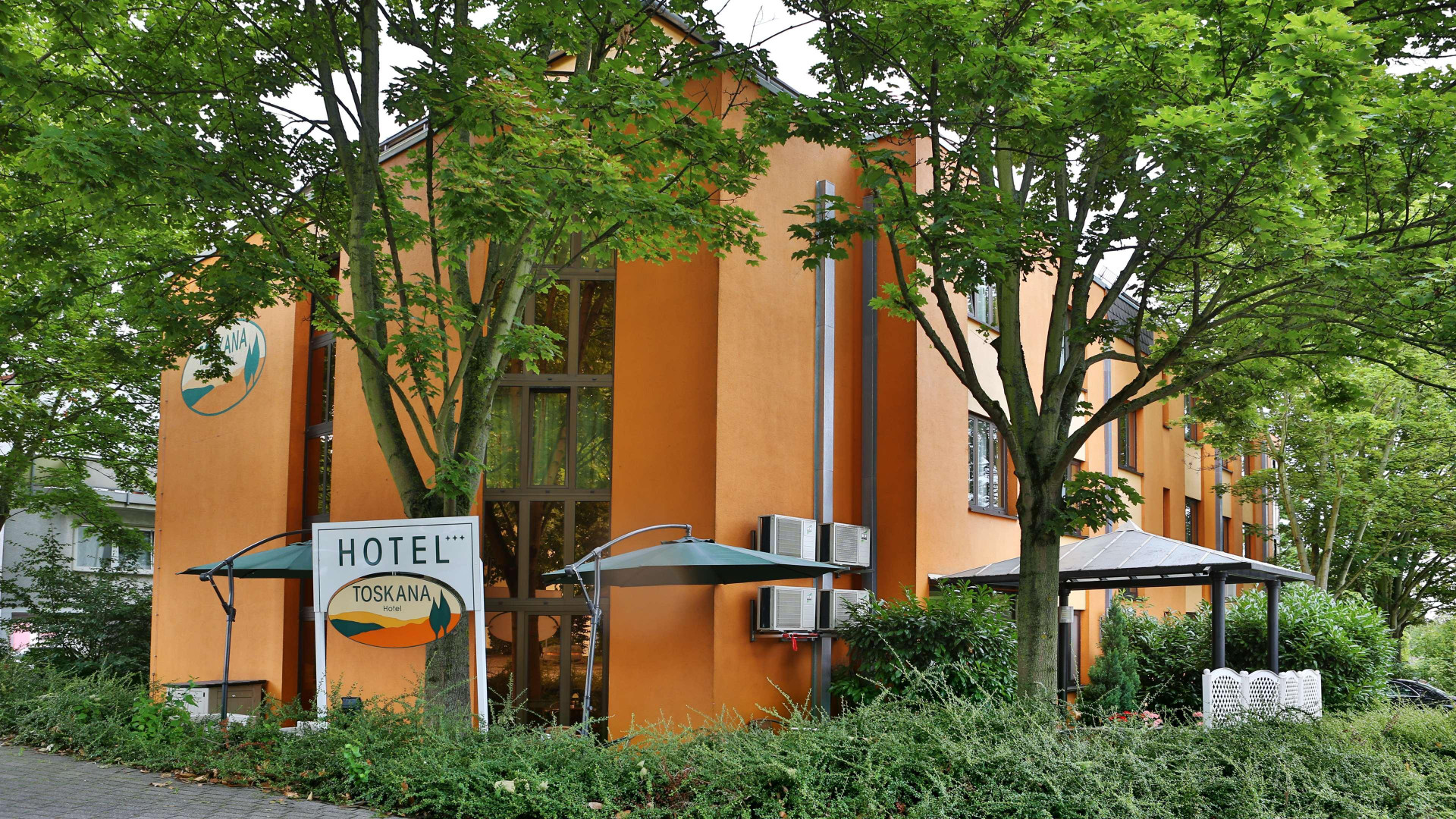 Vista Exterior Hotel Toskana