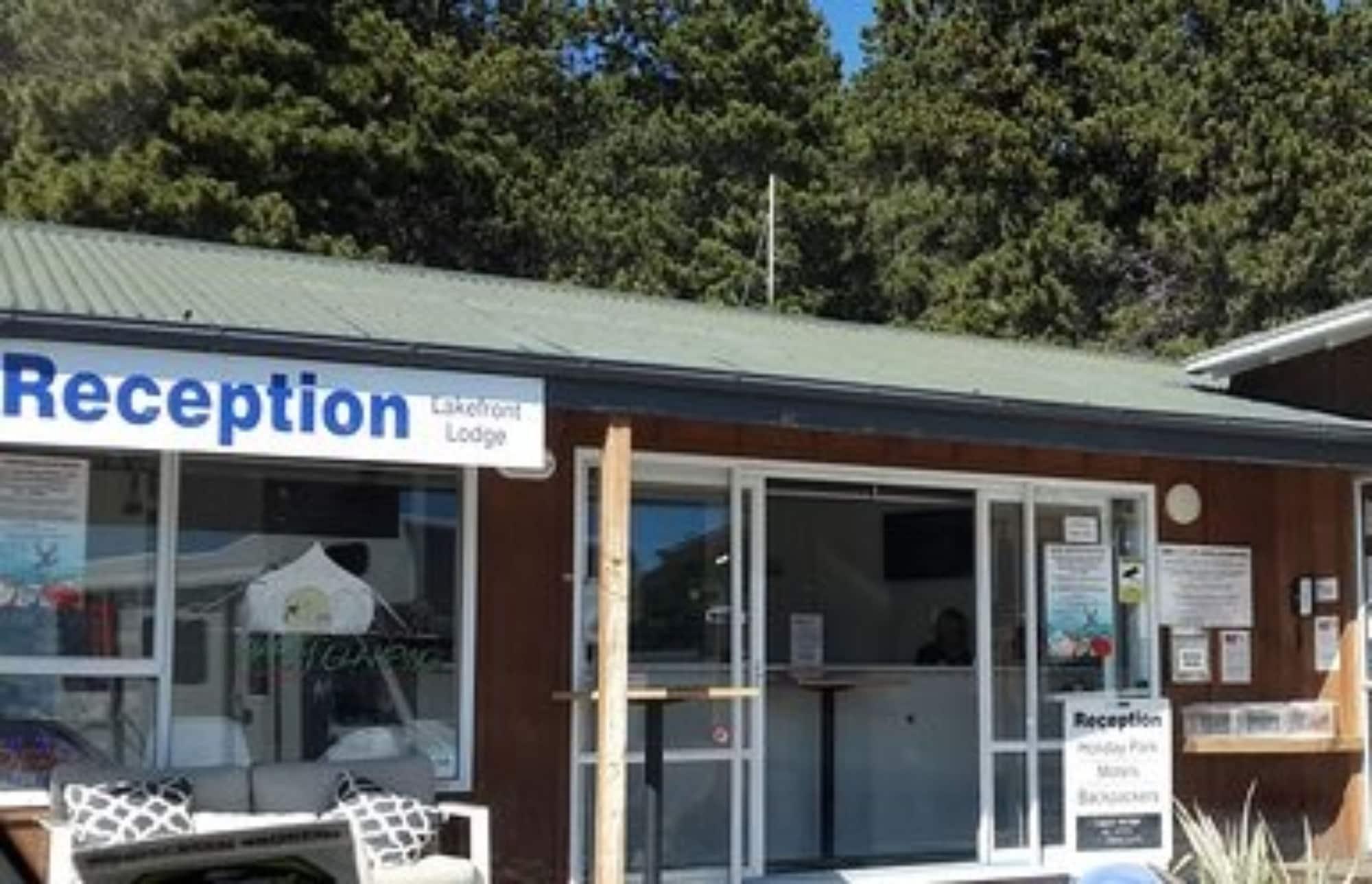 Vista Lobby Lakes Edge Holiday Park