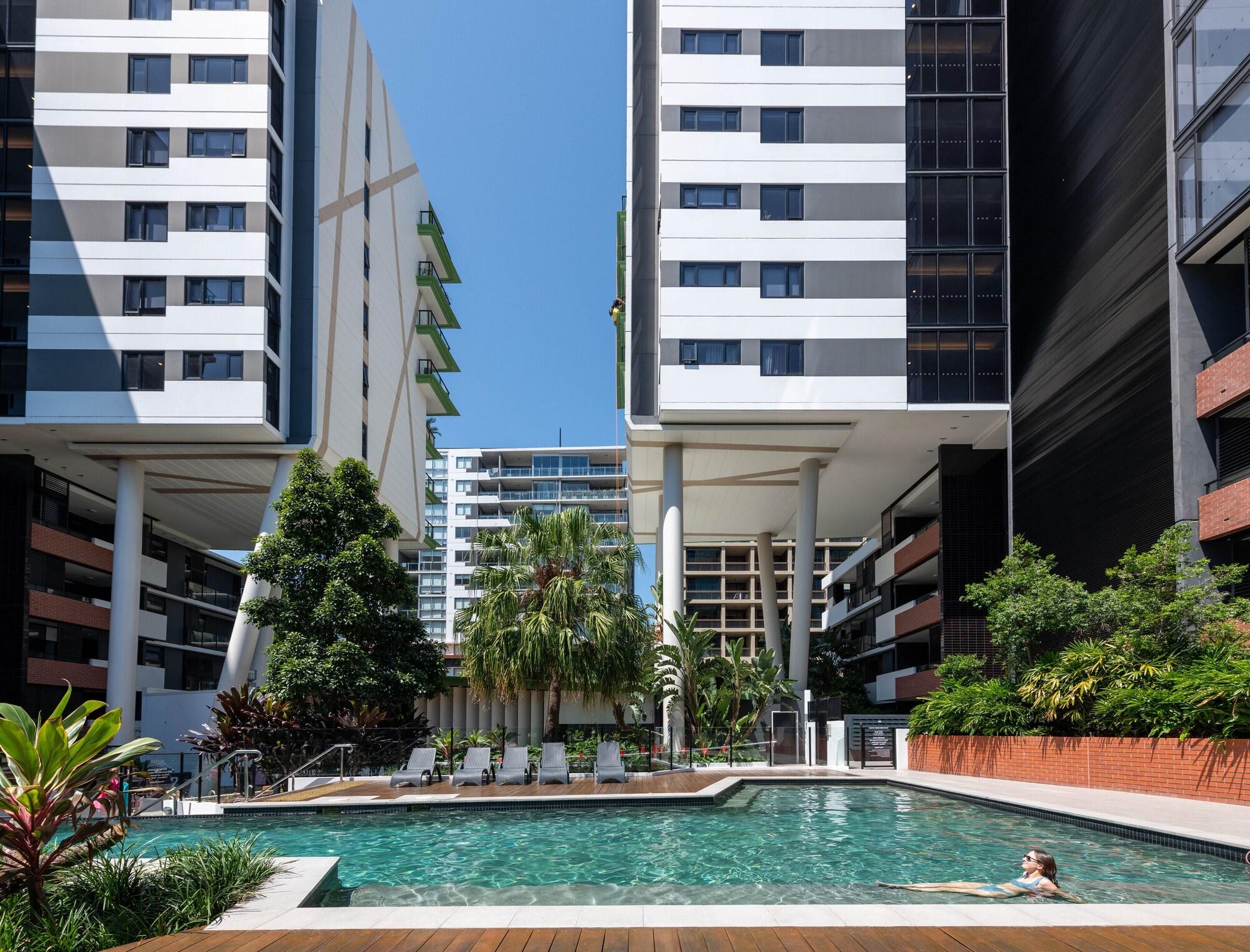 Varios Arena Apartments by CLLIX