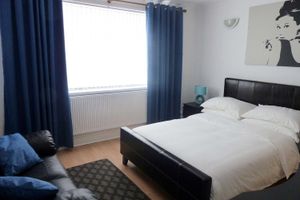 Alojamiento - 3 Luxury En-suite Bedrooms