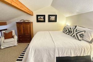 Alquiler Vacacional - 2 Bed Remodeled Deluxe Mtn. Loft Minutes from Skiing JHMR