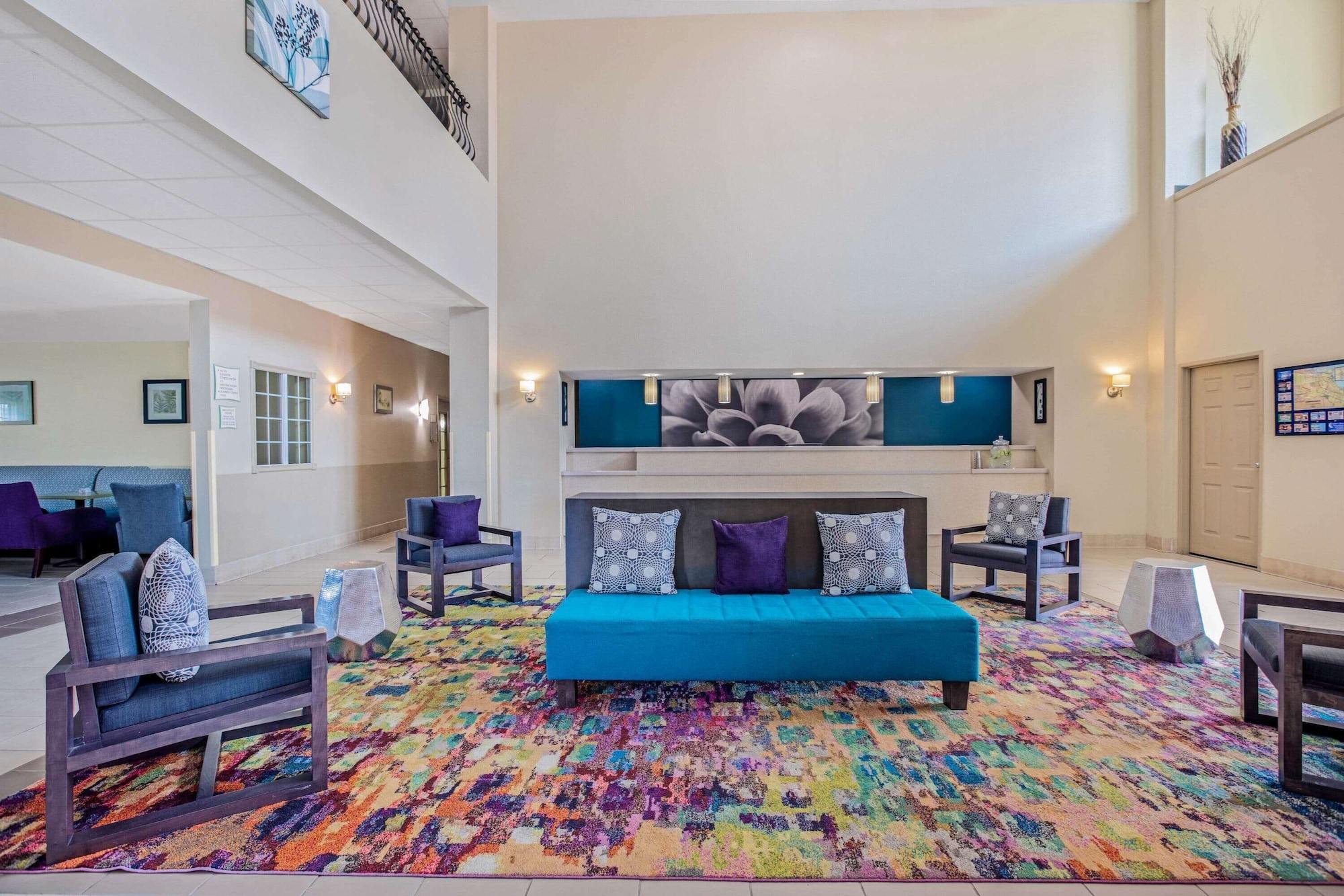 Vista Lobby La Quinta Inn & Suites by Wyndham Corpus Christi Northwest
