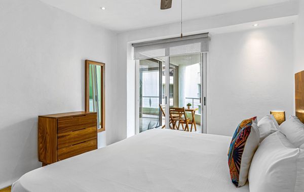 Bright Coastal Apartment With Pool, Balcony & Beach Access Close by - Hoteles económicos en Nuevo Vallarta, Nayarit