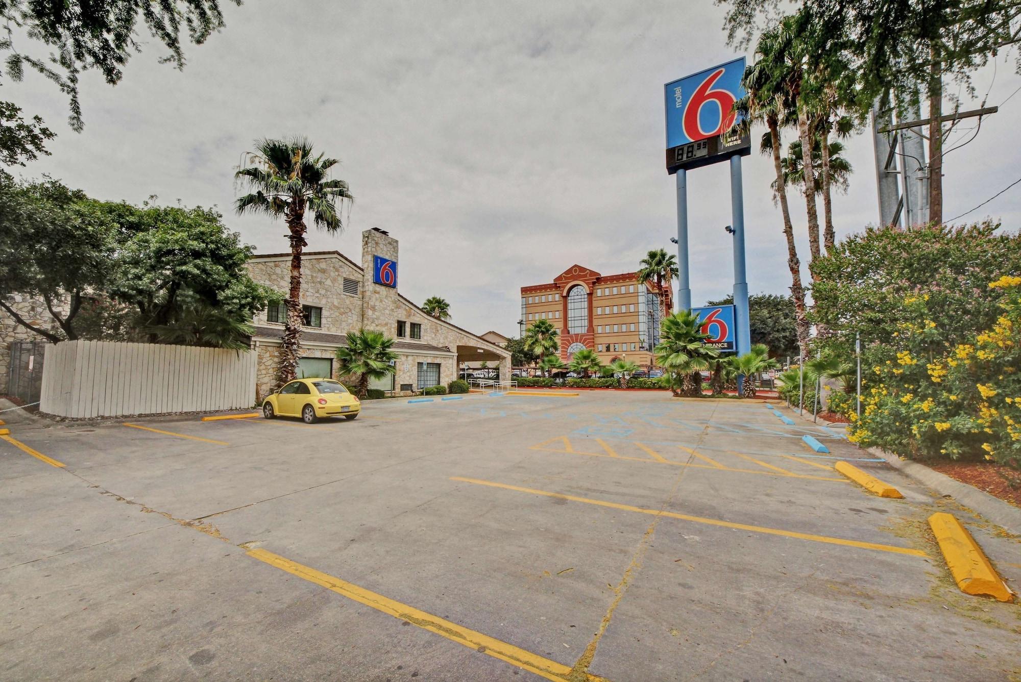 Varios Motel 6 San Antonio, TX - Downtown - Market Square