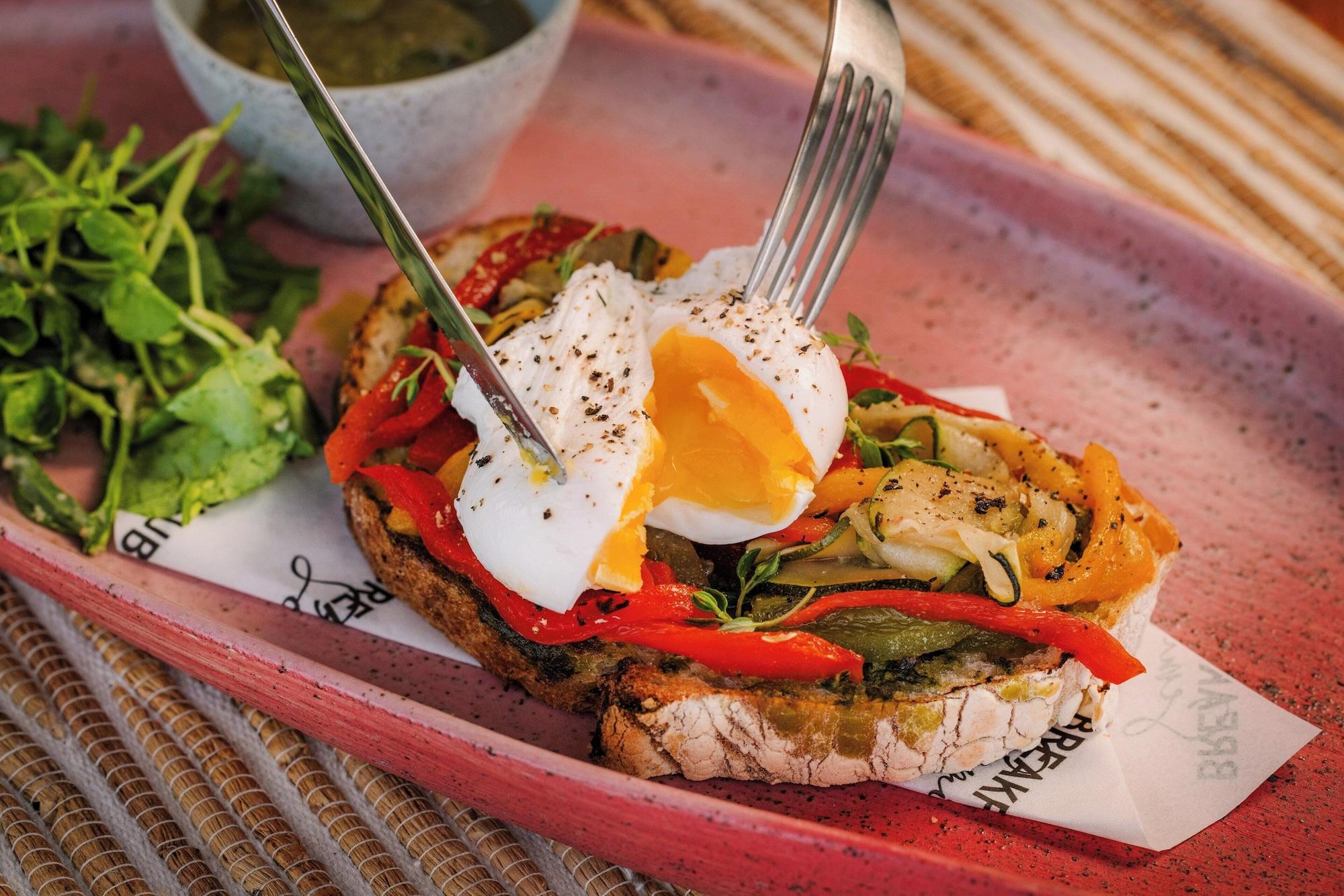 Restaurant Hotel Indigo Bali Seminyak Beach by IHG