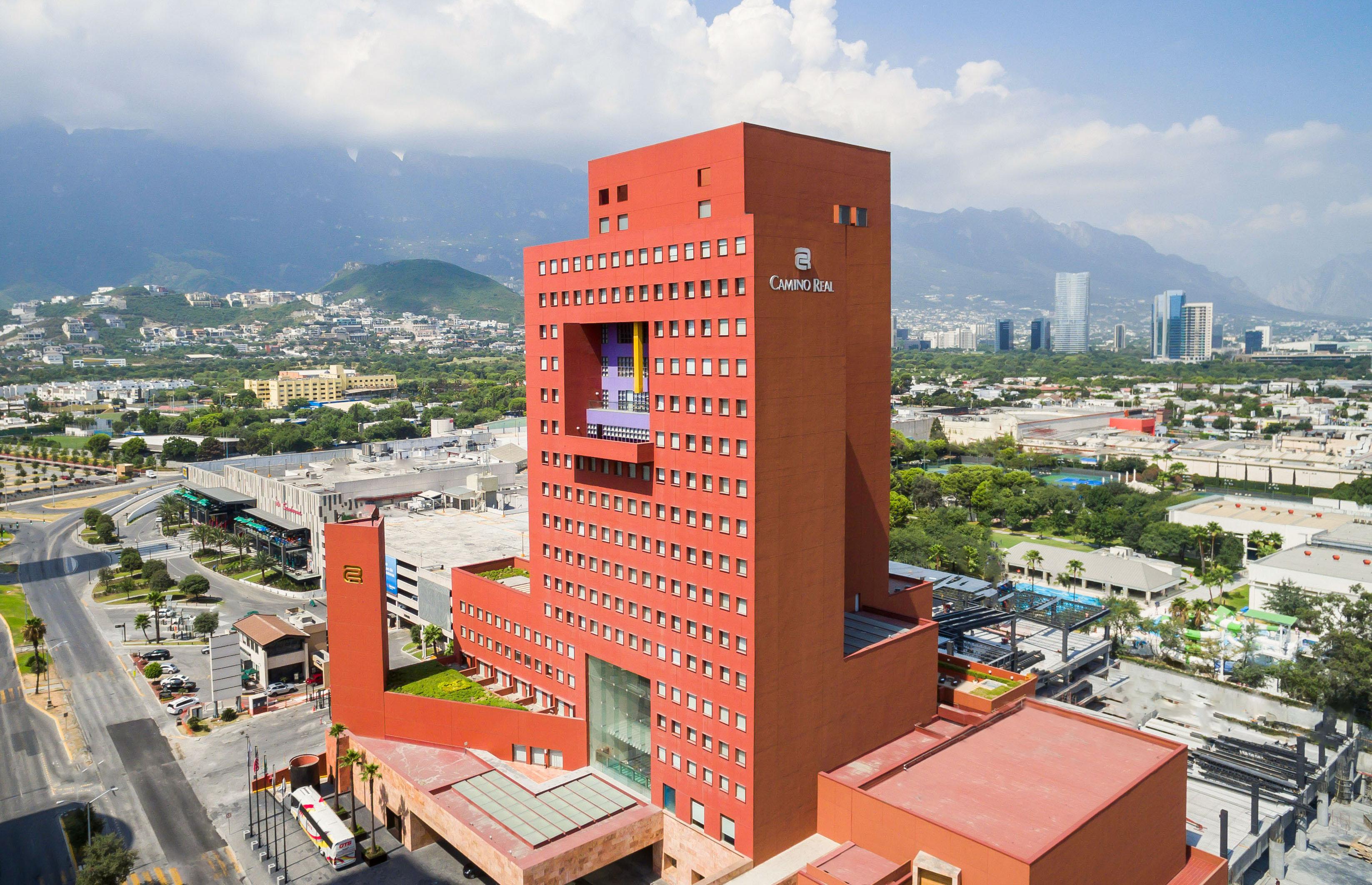 Vista Exterior Camino Real Monterrey