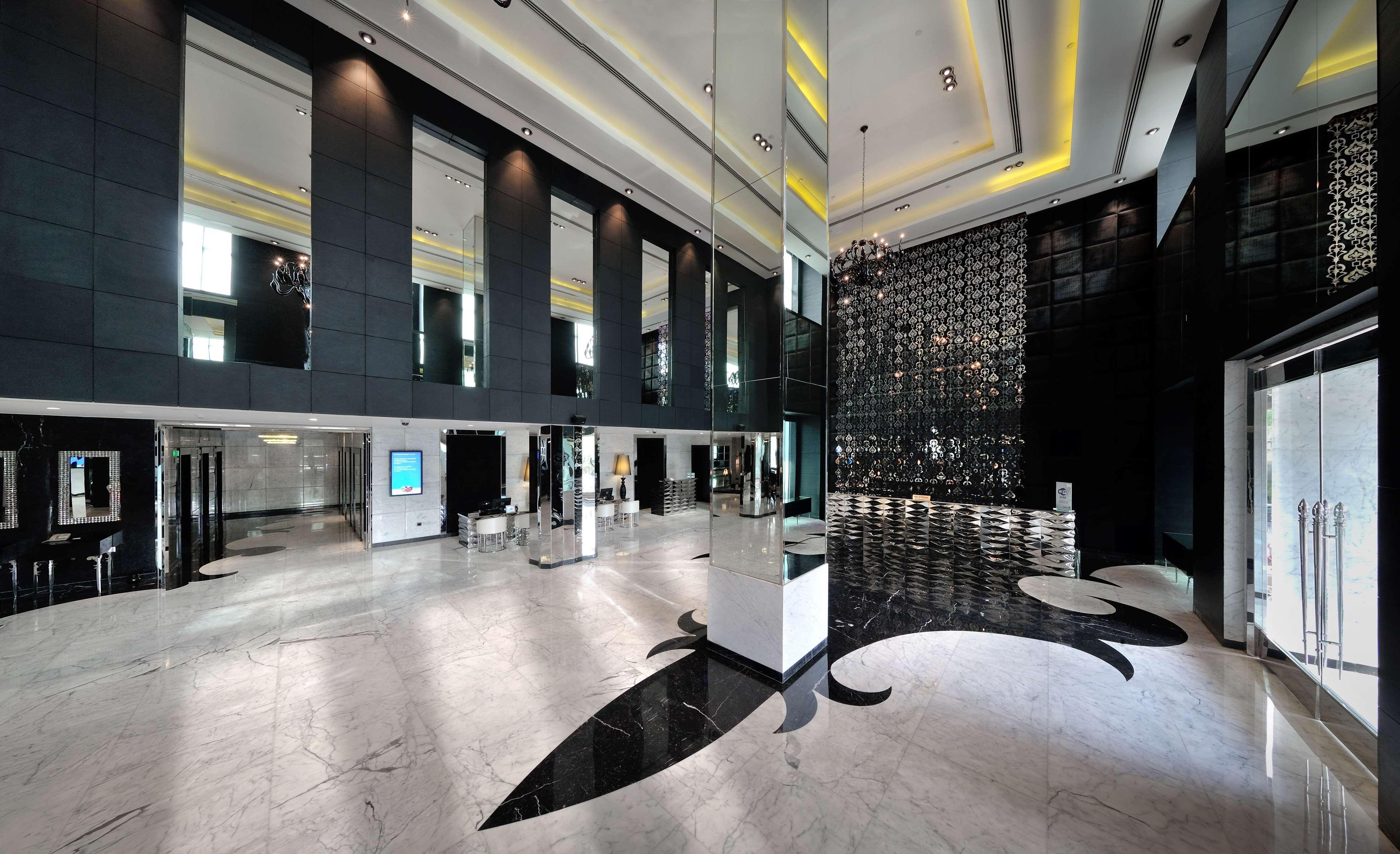 Vista Lobby Radisson Blu Hotel New Delhi Paschim Vihar