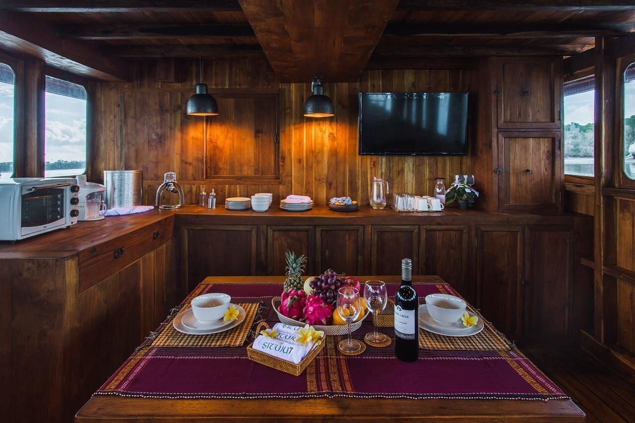 Restaurant Situju 7 Cruises