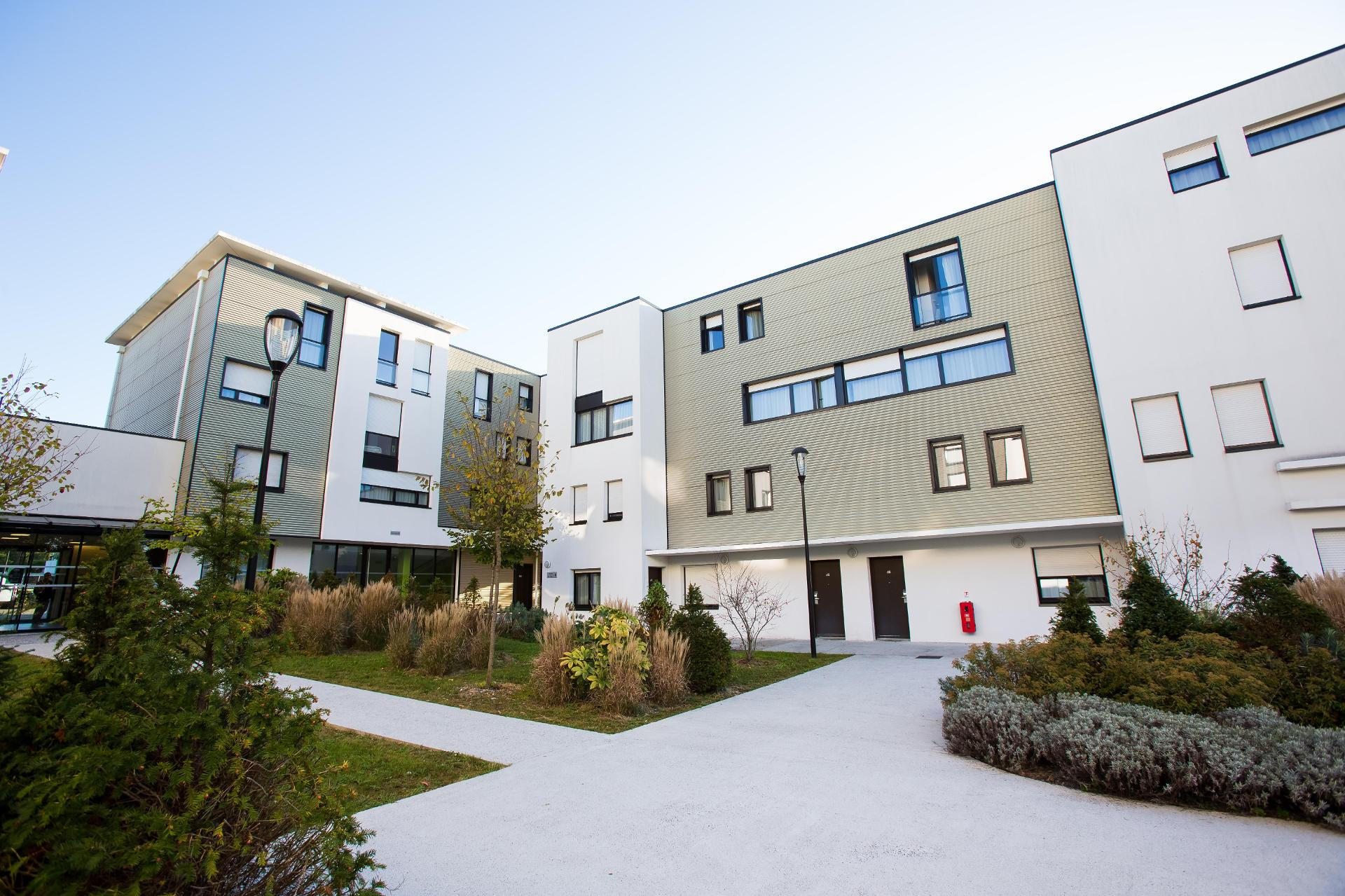 Vista Exterior All Suites Appart Hôtel | Pau - Zénith