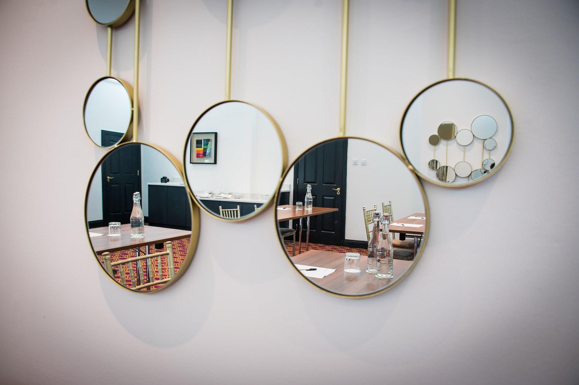 Sala de Reuniones Cork’s Vienna Woods Hotel and Villas