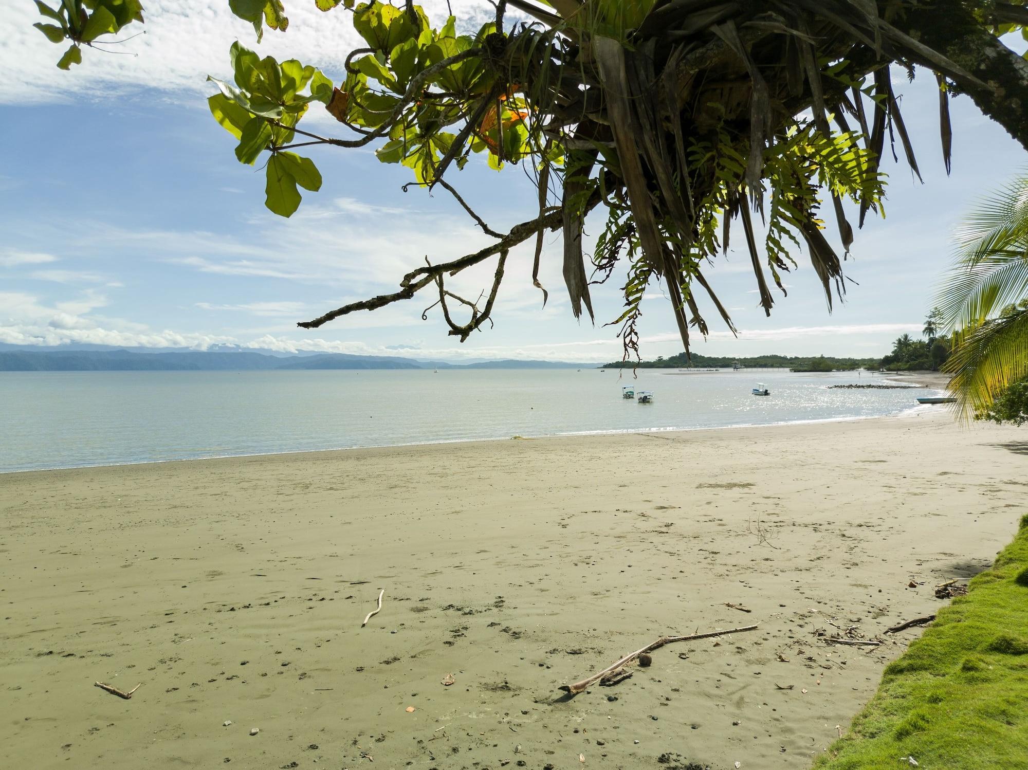 Playa Cabinas Agua Luna Frente al Mar