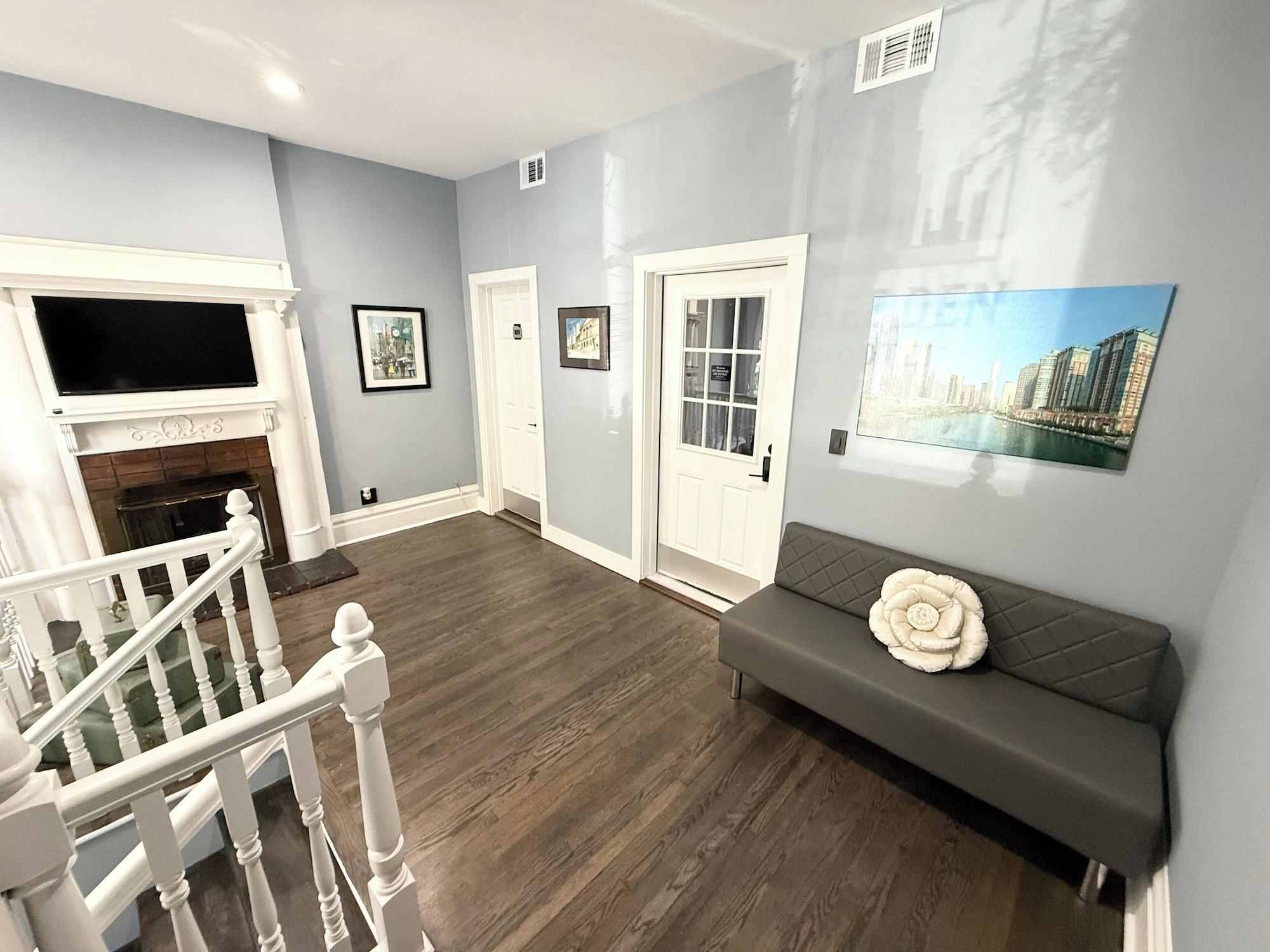 Vista Lobby The Den Hotel