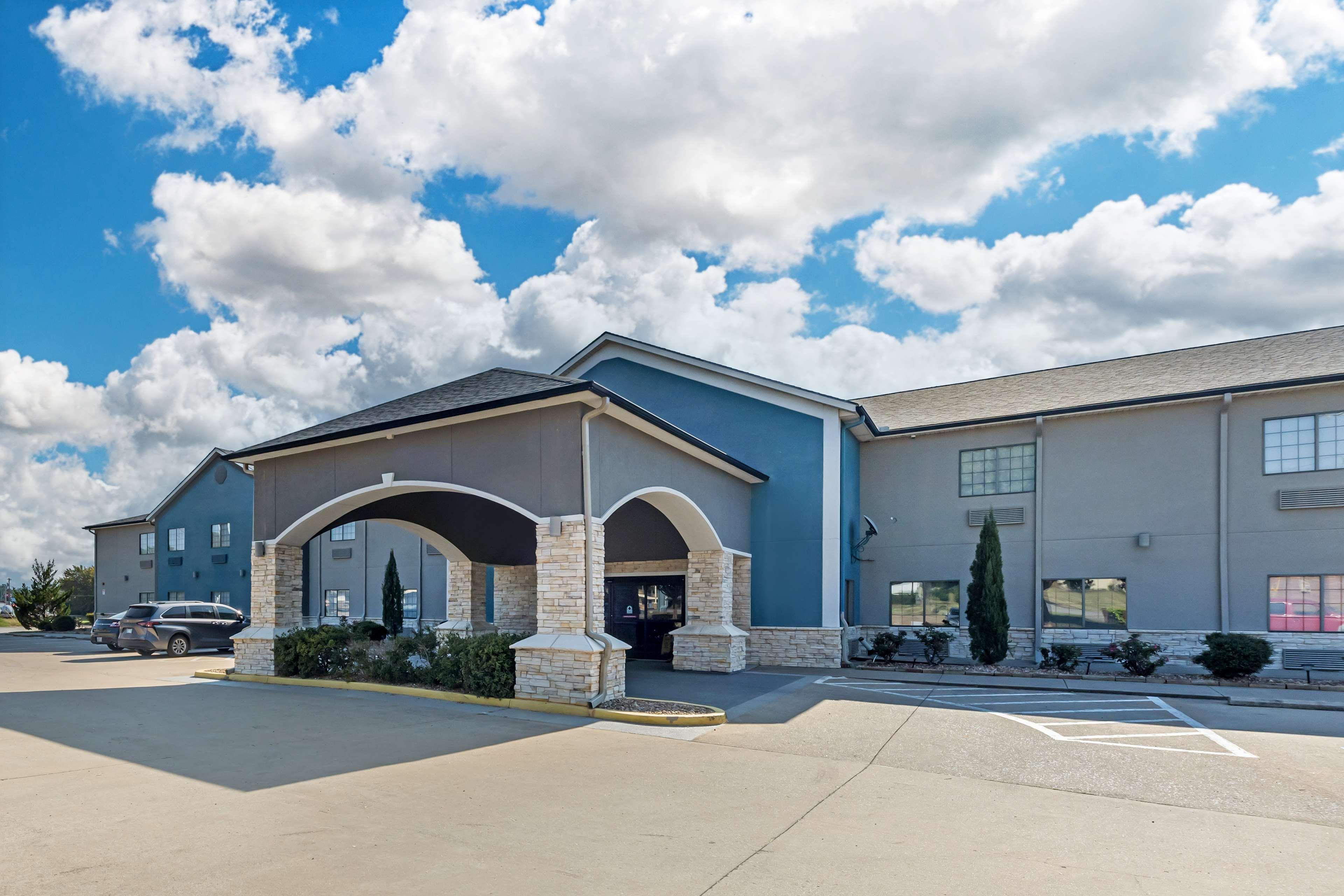 Vista Exterior Best Western Atoka Inn & Suites