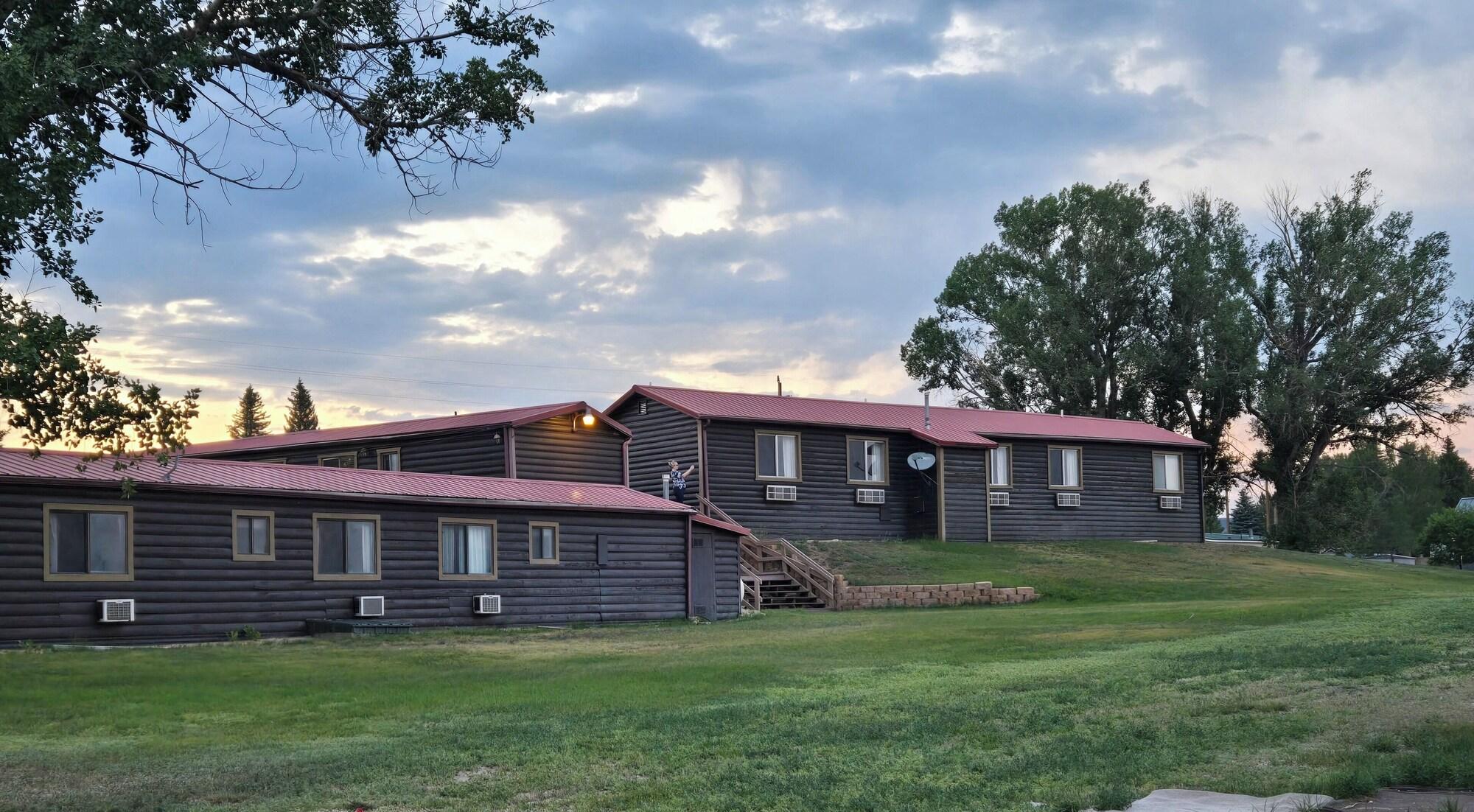 Vista Exterior Hatch Station Motel and Restaurant
