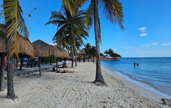 Majestic Blue Bay Of Cancun - Hoteles cerca de Playa Chac Mool en Cancún