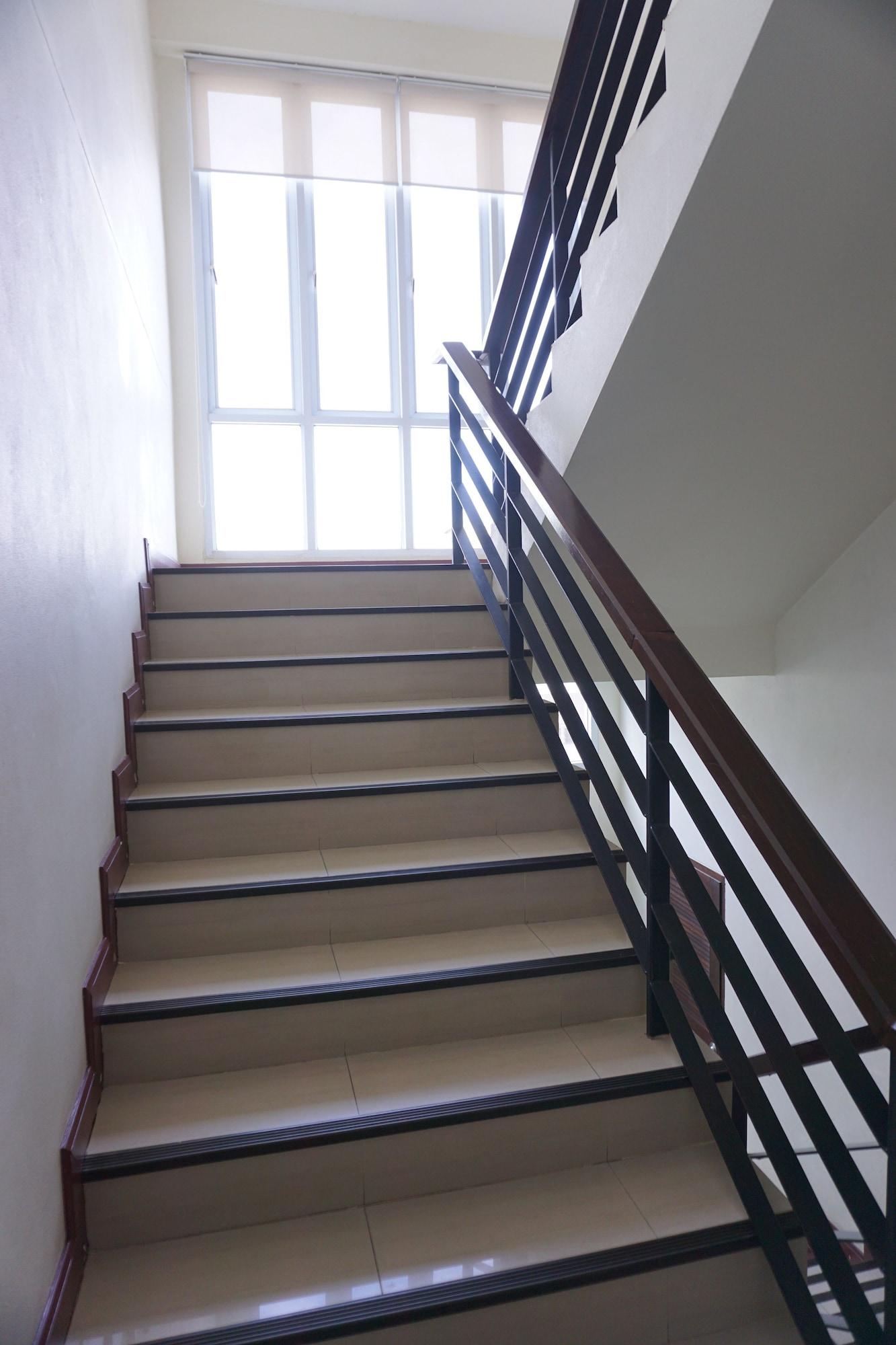 Varios The One Residence