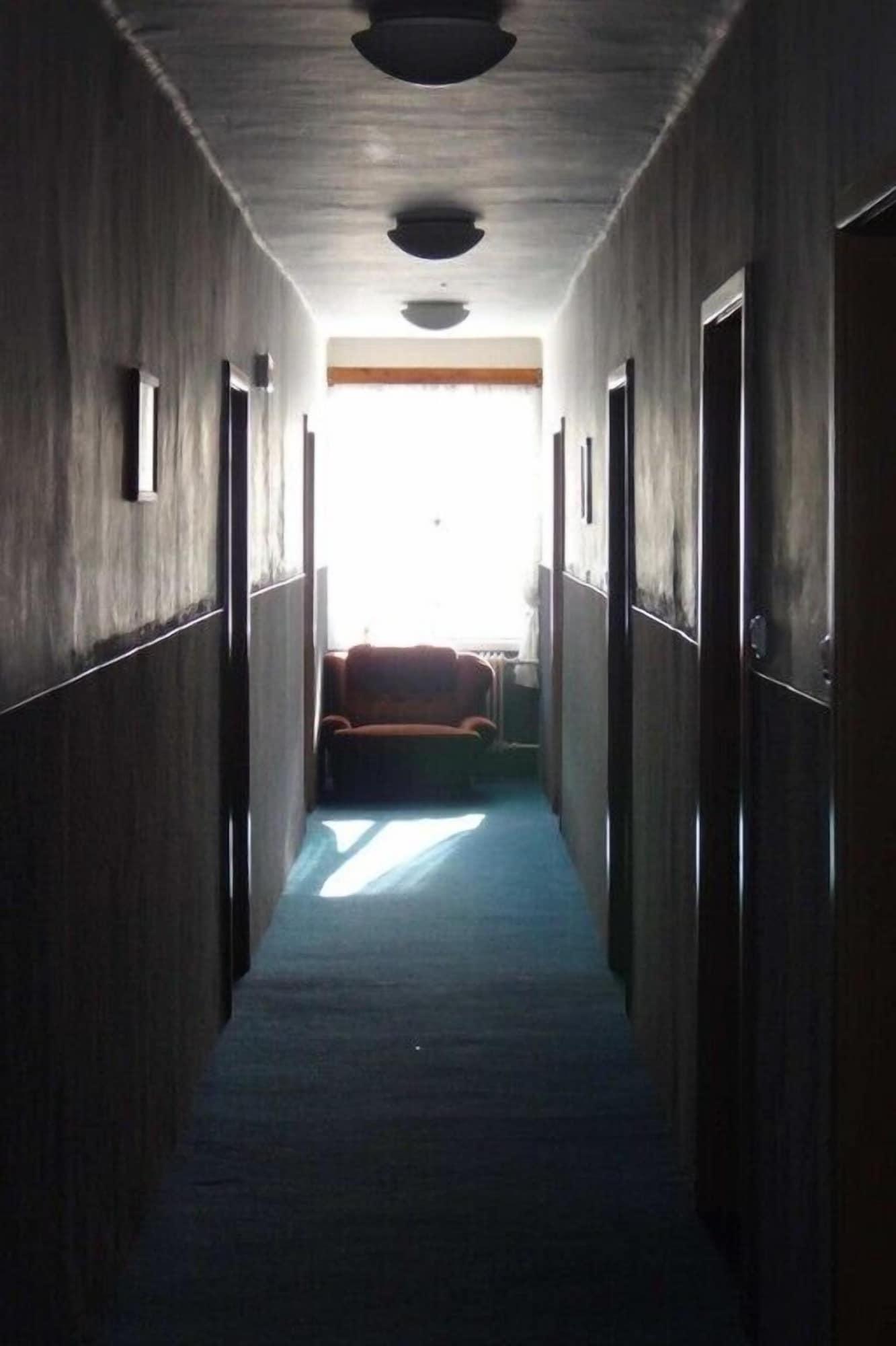 Varios Hotel ALFONSKA
