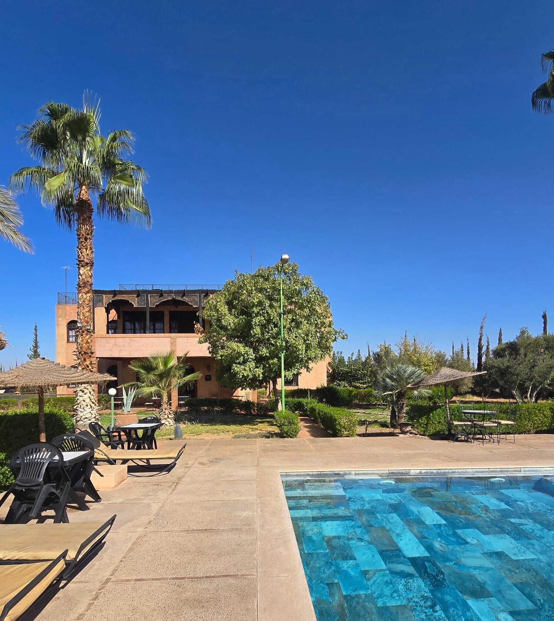 Vista Piscina Riad Mhidou marrakech