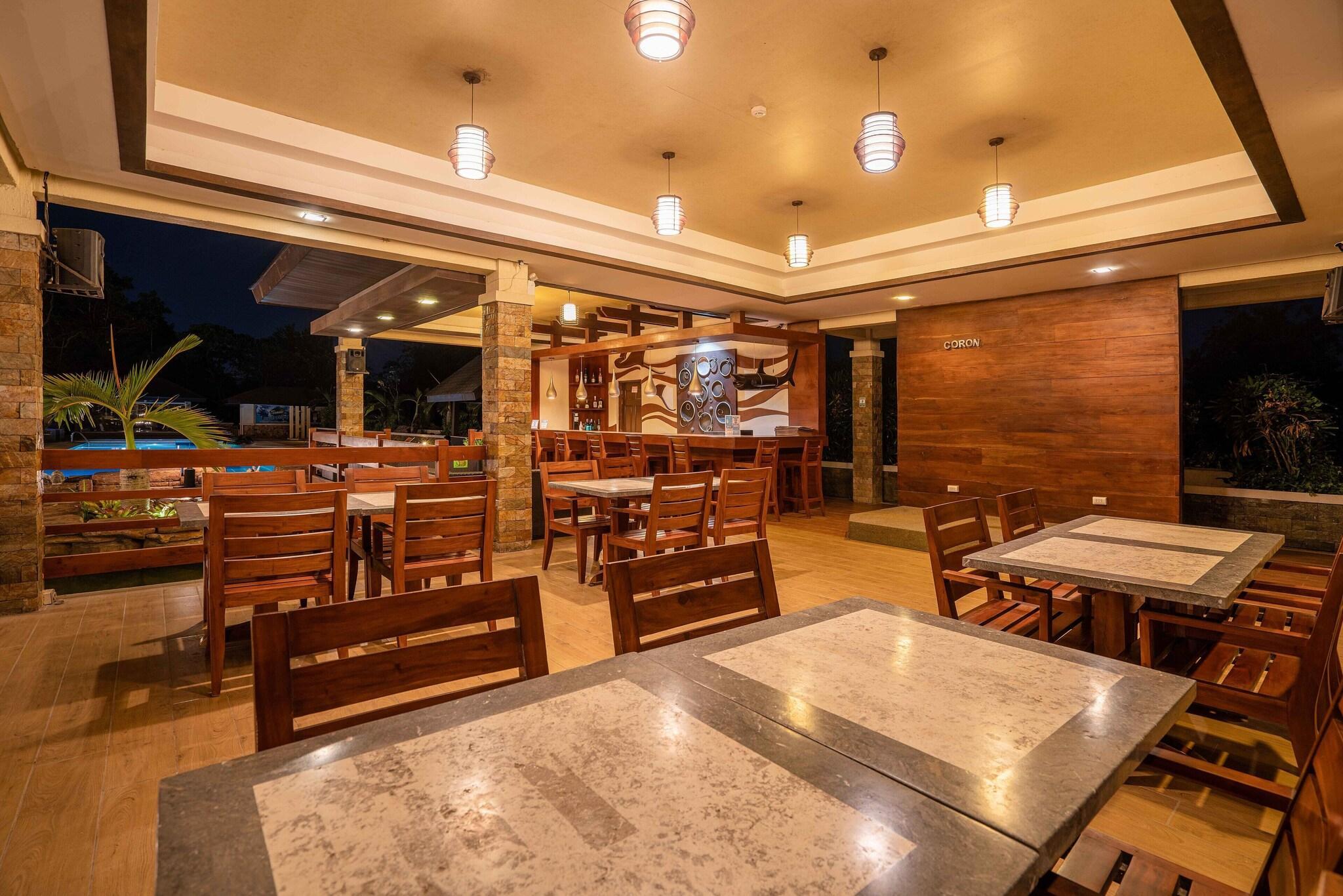 Bar/Salón Coron Westown Resort