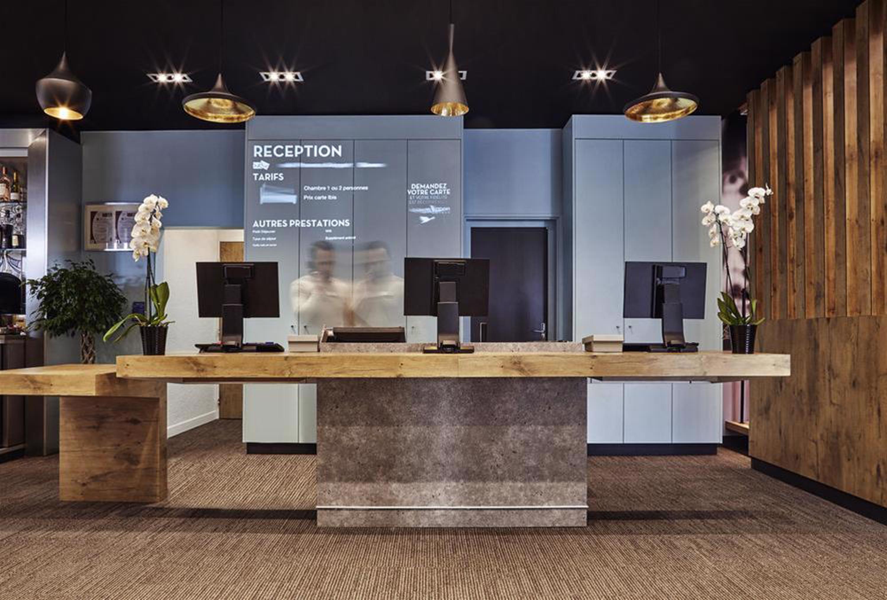 Vista Lobby ibis Paris Porte de Clichy Centre