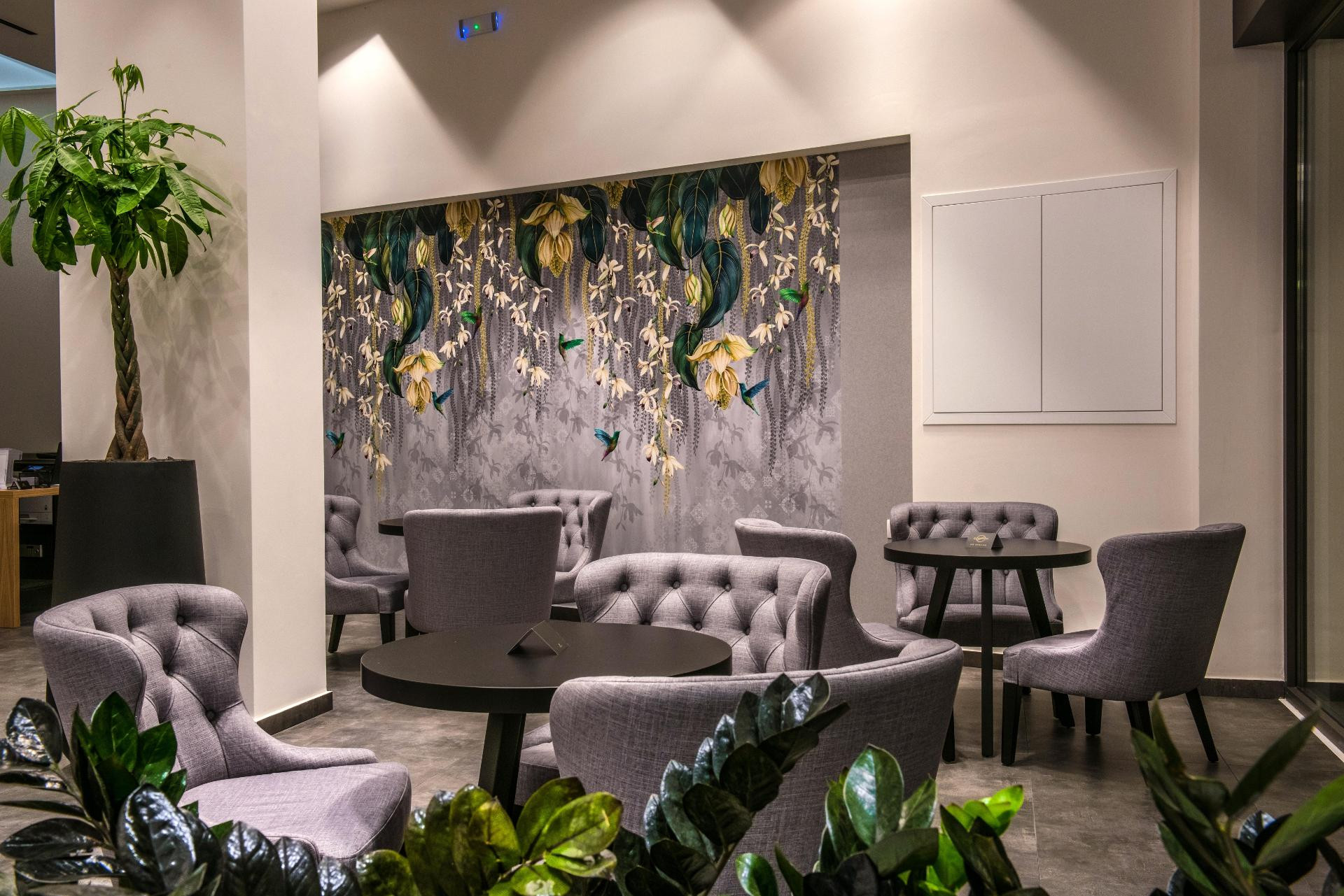 Vista Lobby Metropole Urban Hotel