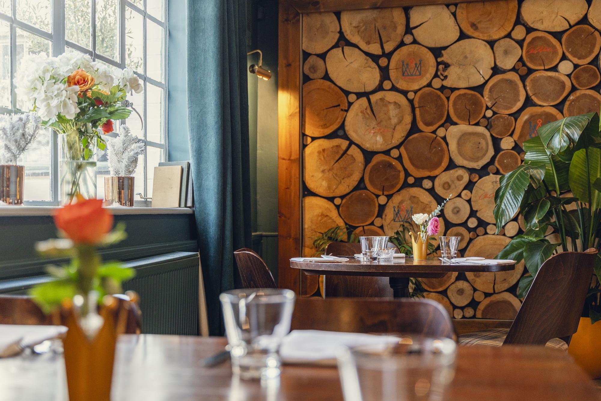 Restaurant The Crown Inn at Burnham Beeches