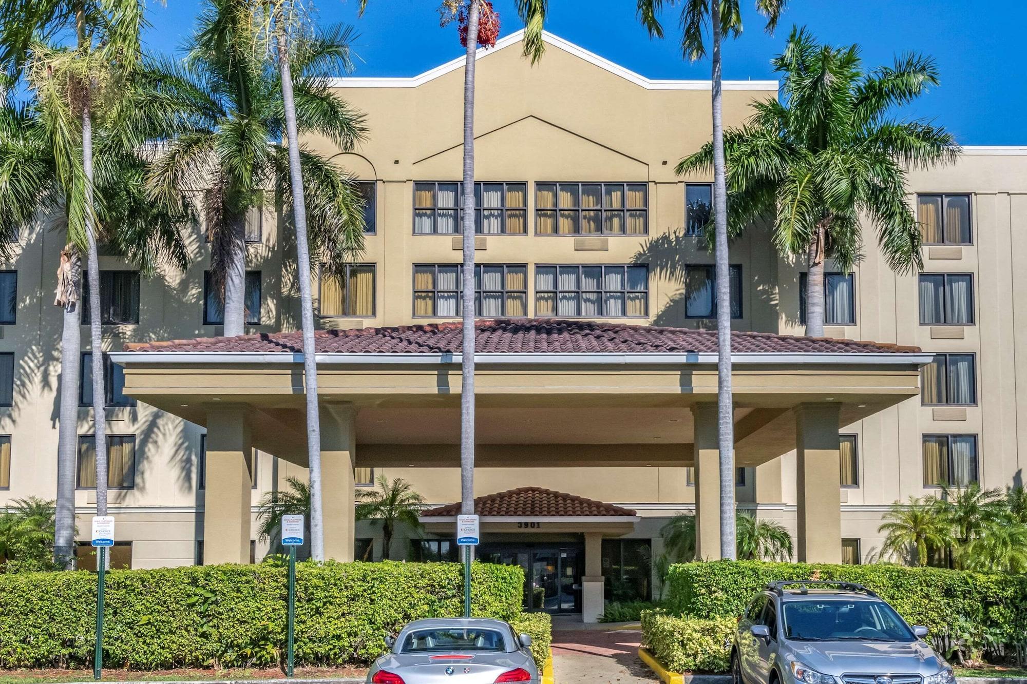 Vista Exterior Comfort Suites Miami - Kendall