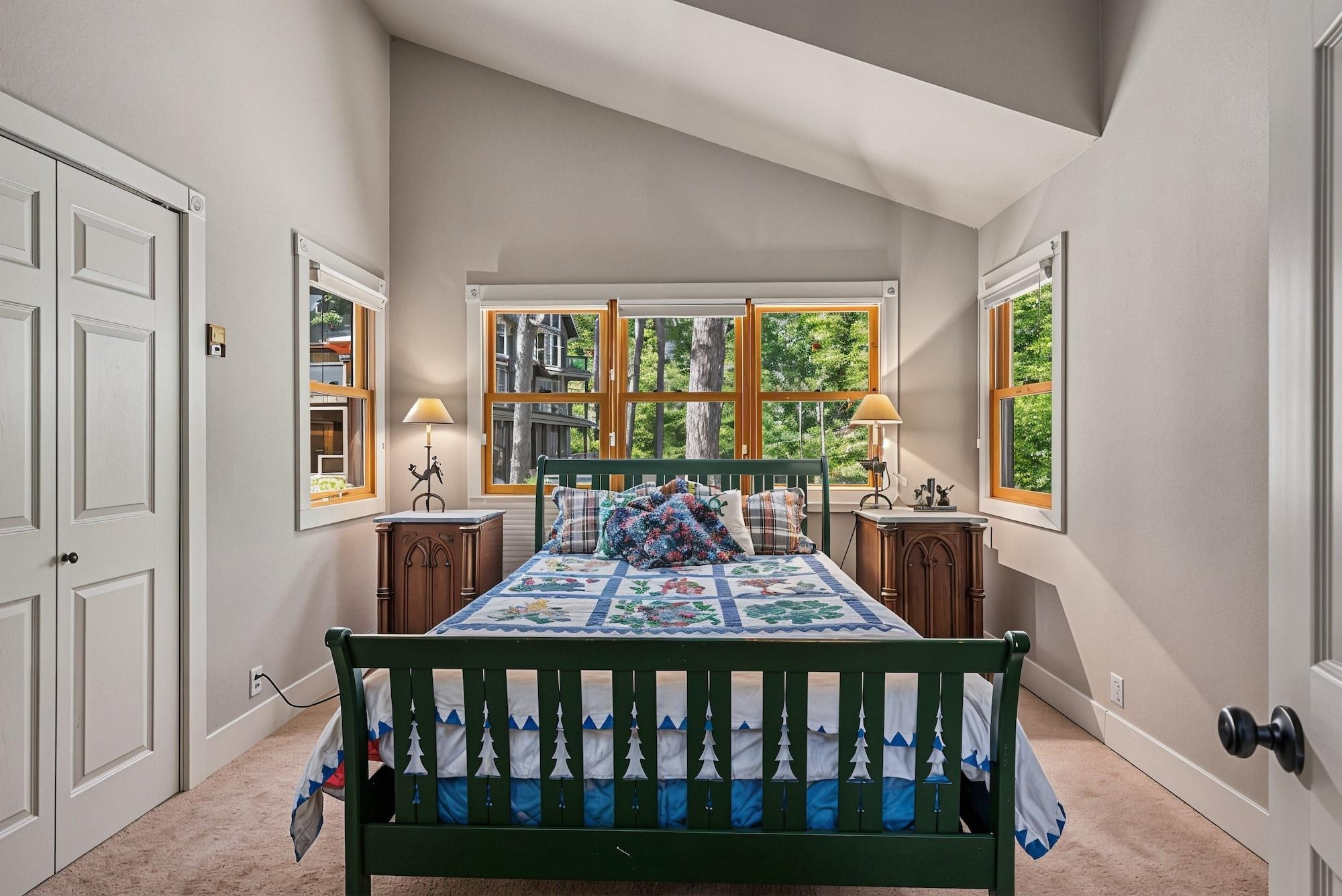Habitación Marina Beach Lodge - Lakefront Home on Beach! by Yosemite Region Resorts