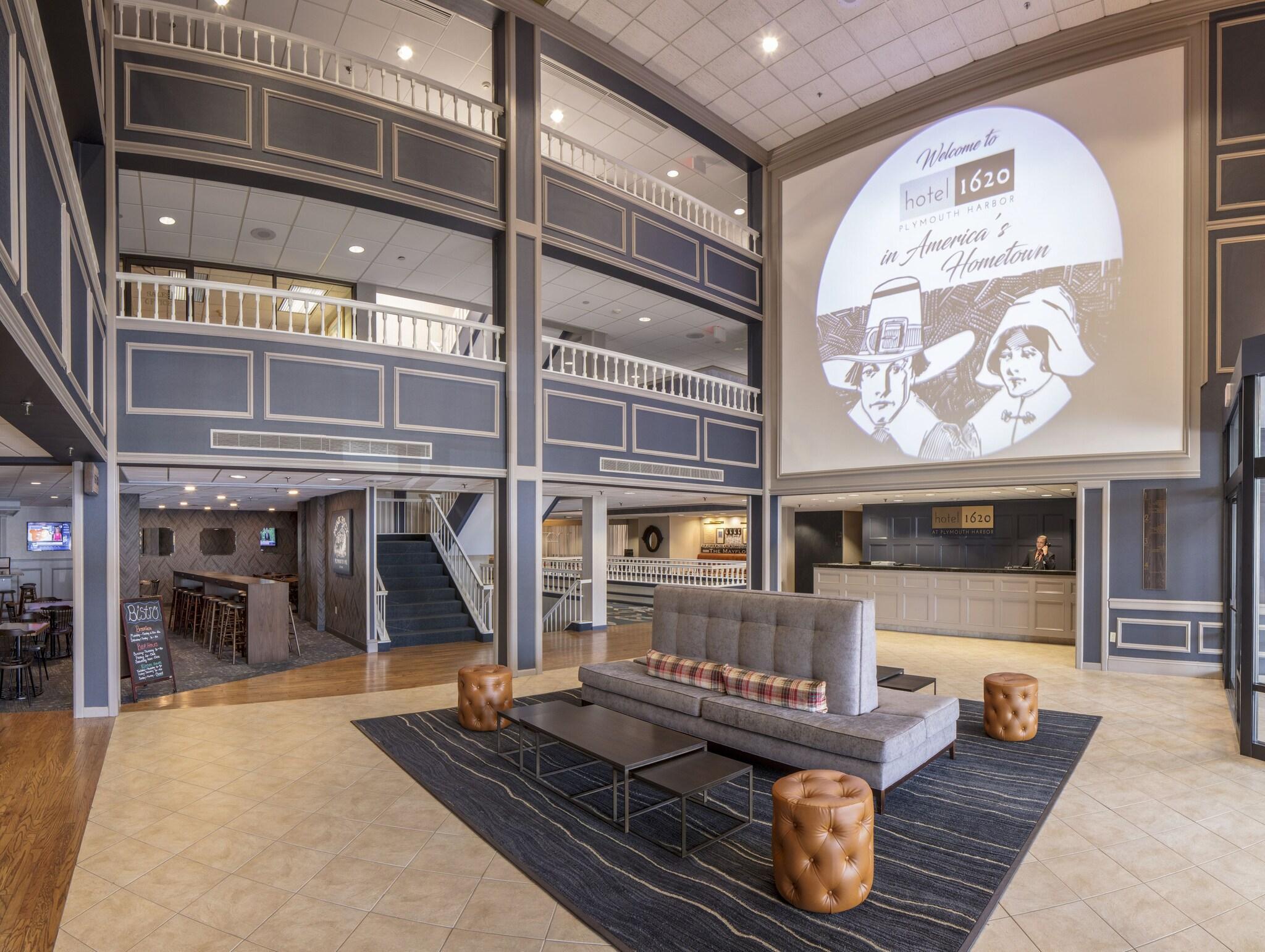 Vista Lobby Hotel 1620 Plymouth Harbor