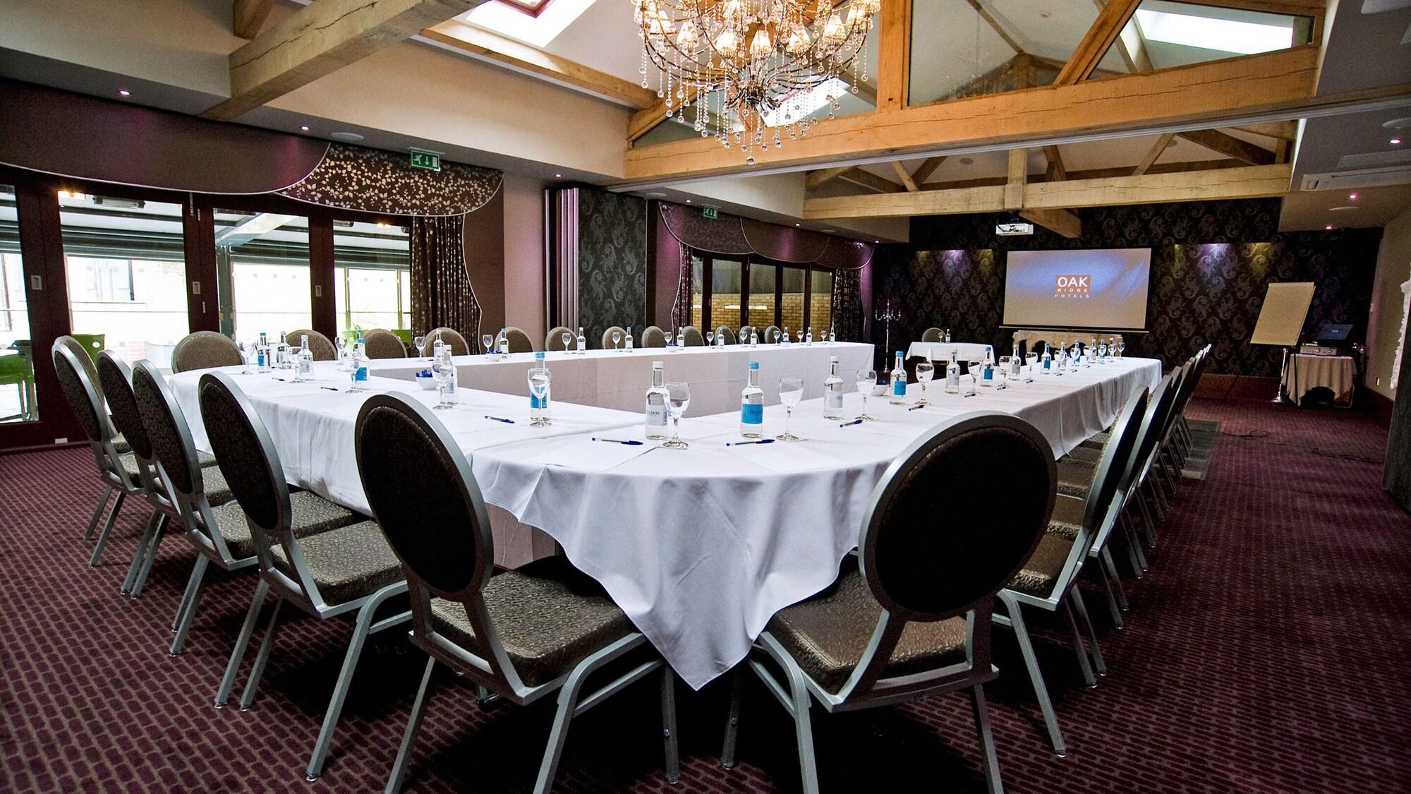 Sala de Reuniones Ashbourne Hotel