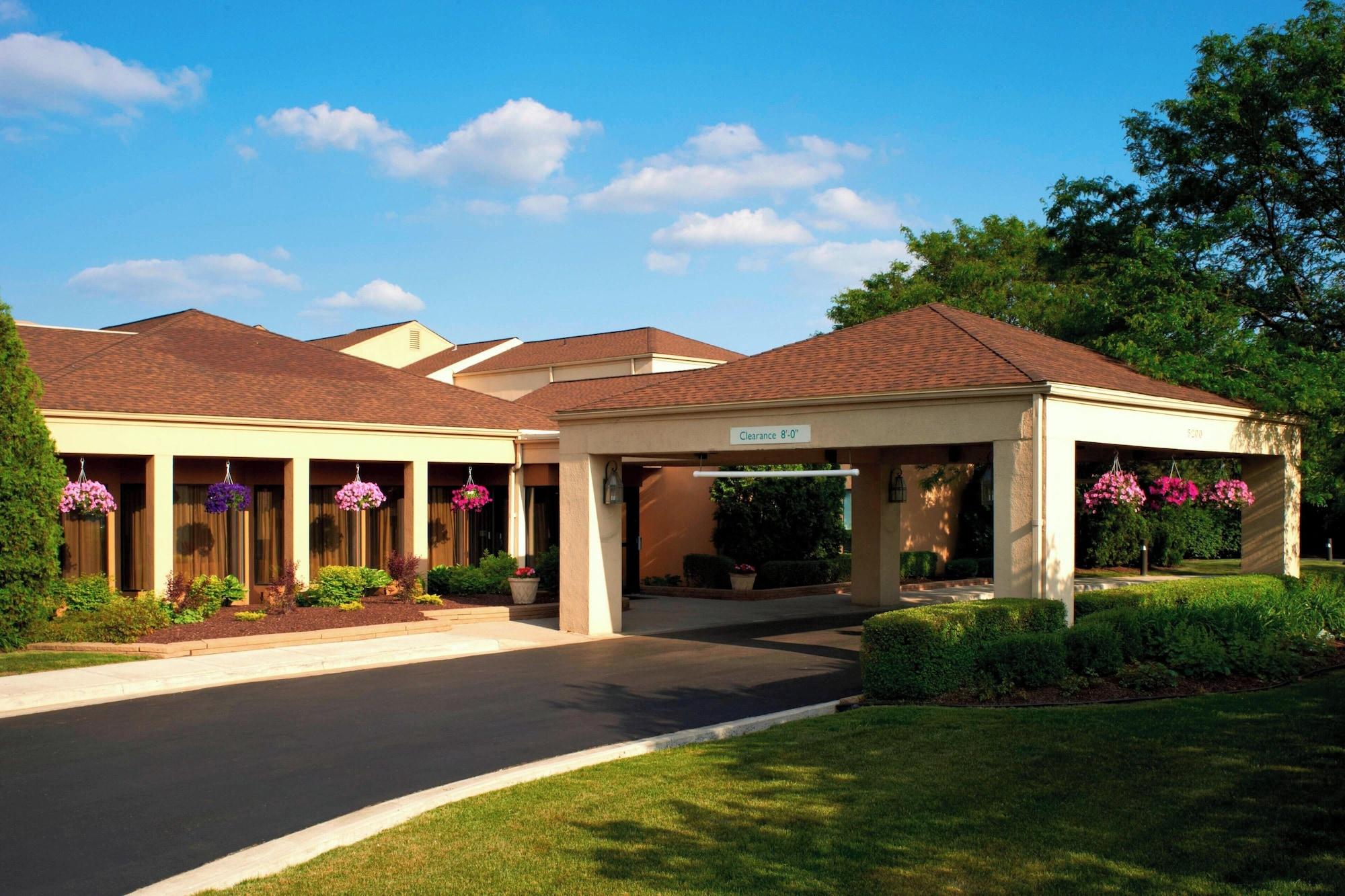 Vista Exterior Courtyard by Marriott Detroit Dearborn